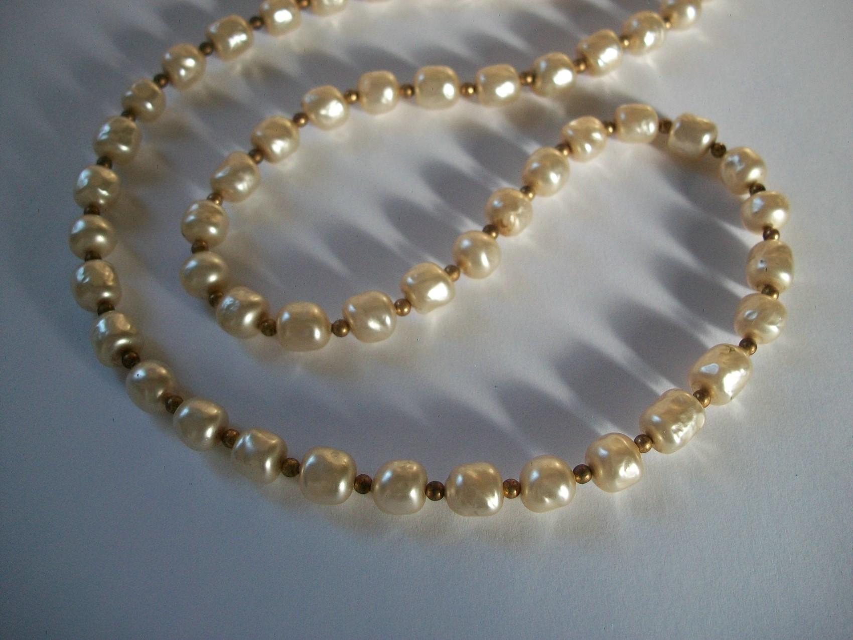 Miriam Haskell Style Faux Baroque Pearl & Bead Necklace, U.S, circa 1960s For Sale 1