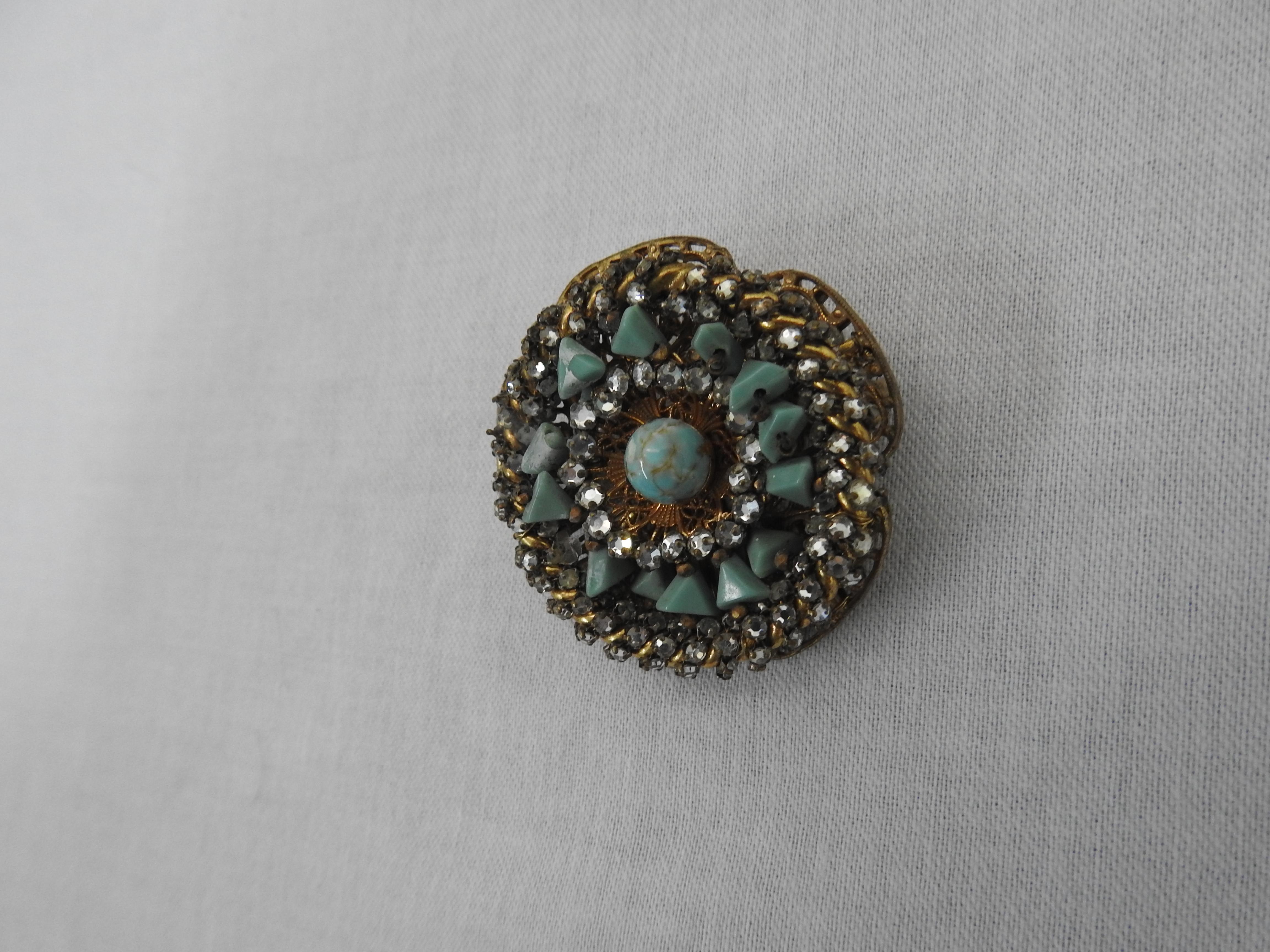 Miriam Haskell Vintage Gold Toned Brooch with Rhinestones In Fair Condition For Sale In Cookeville, TN