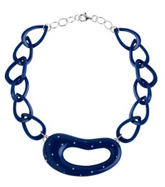 Miriam Salat Collar clásico de plata de ley con resina azul marino y circonitas blancas