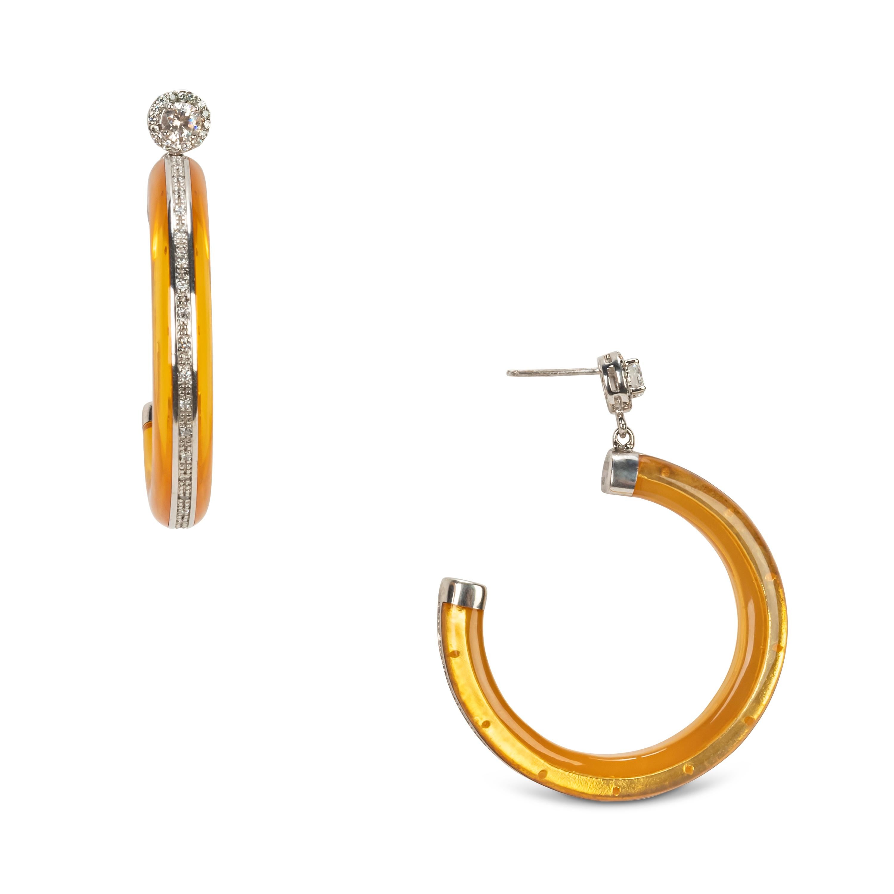 Miriam Salat Resin & White Topaz Hoop Classic Chic Vintage Earrings In New Condition For Sale In New York, NY