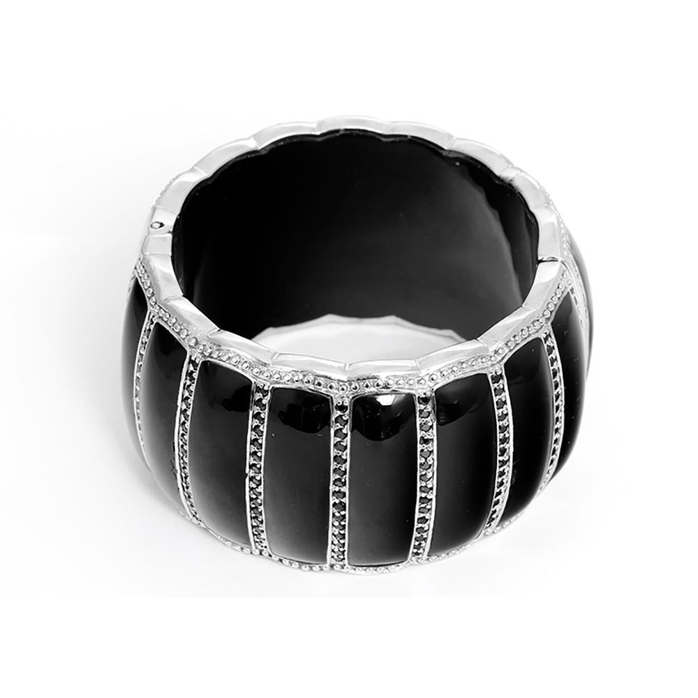 Miriam Salat Scallop Manschettenarmband aus schwarzem Harz und schwarzem Topas im Zustand „Neu“ im Angebot in Dallas, TX