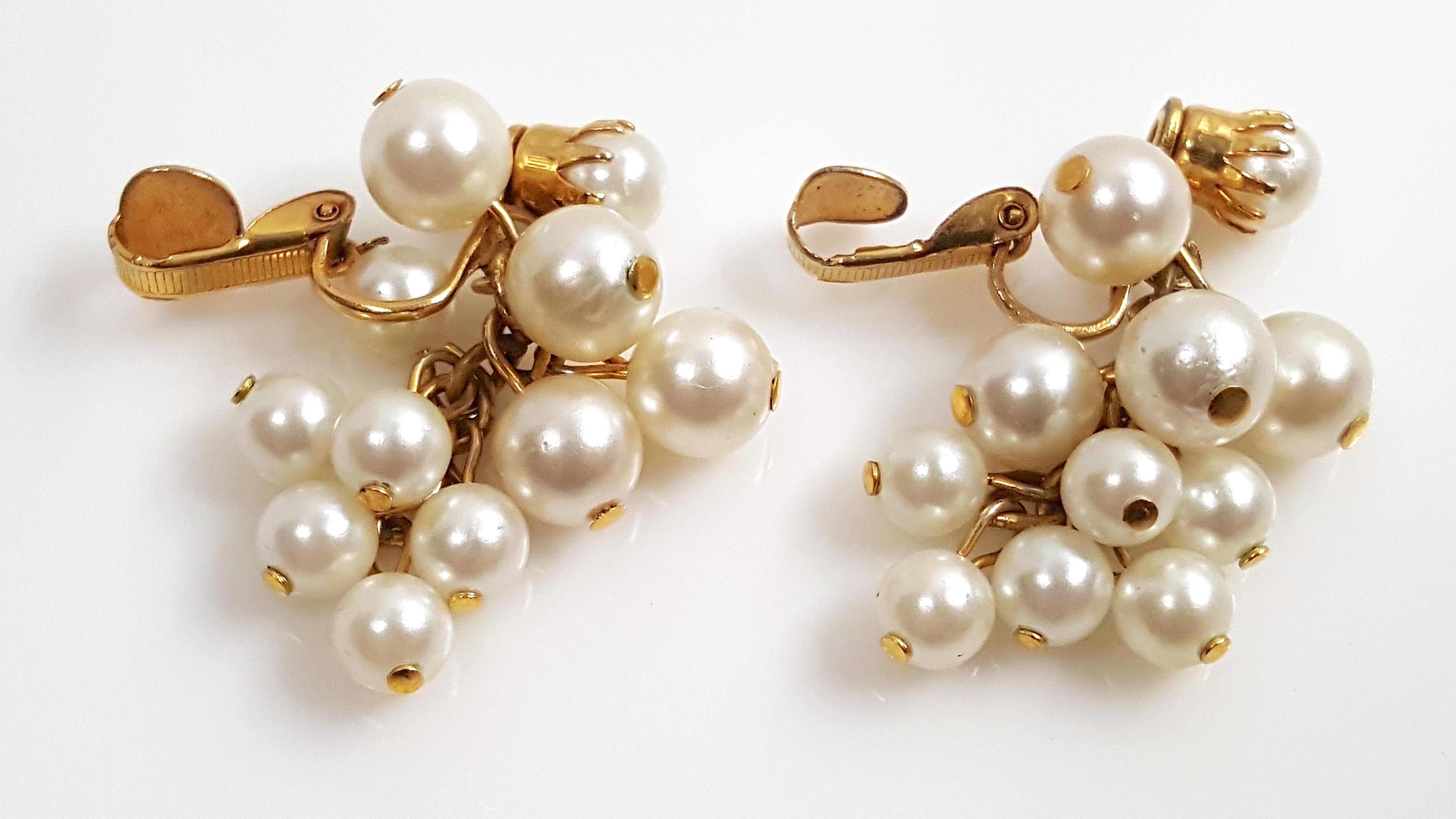 MiriamHaskell 1930s Hess GlassFauxPearl ClusterCascade FrenchClip DangleEarrings In Good Condition For Sale In Chicago, IL