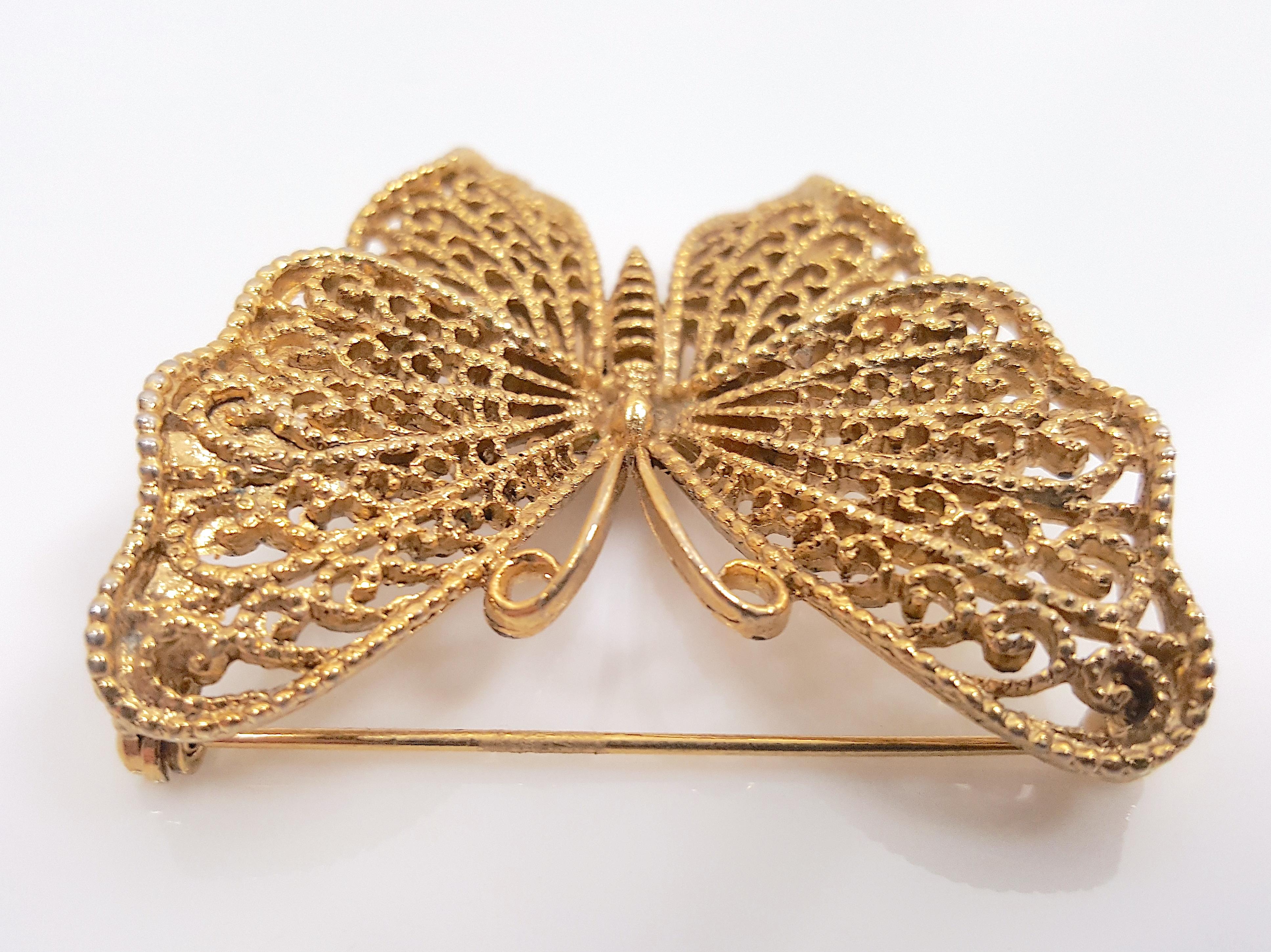 A child of the Art Nouveau period, Miriam Haskell loved its butterfly design-motifs, which are found in many pieces of costume jewelry by her first designer Frank Hess. His butterfly designs always have their wings outstretched and often included