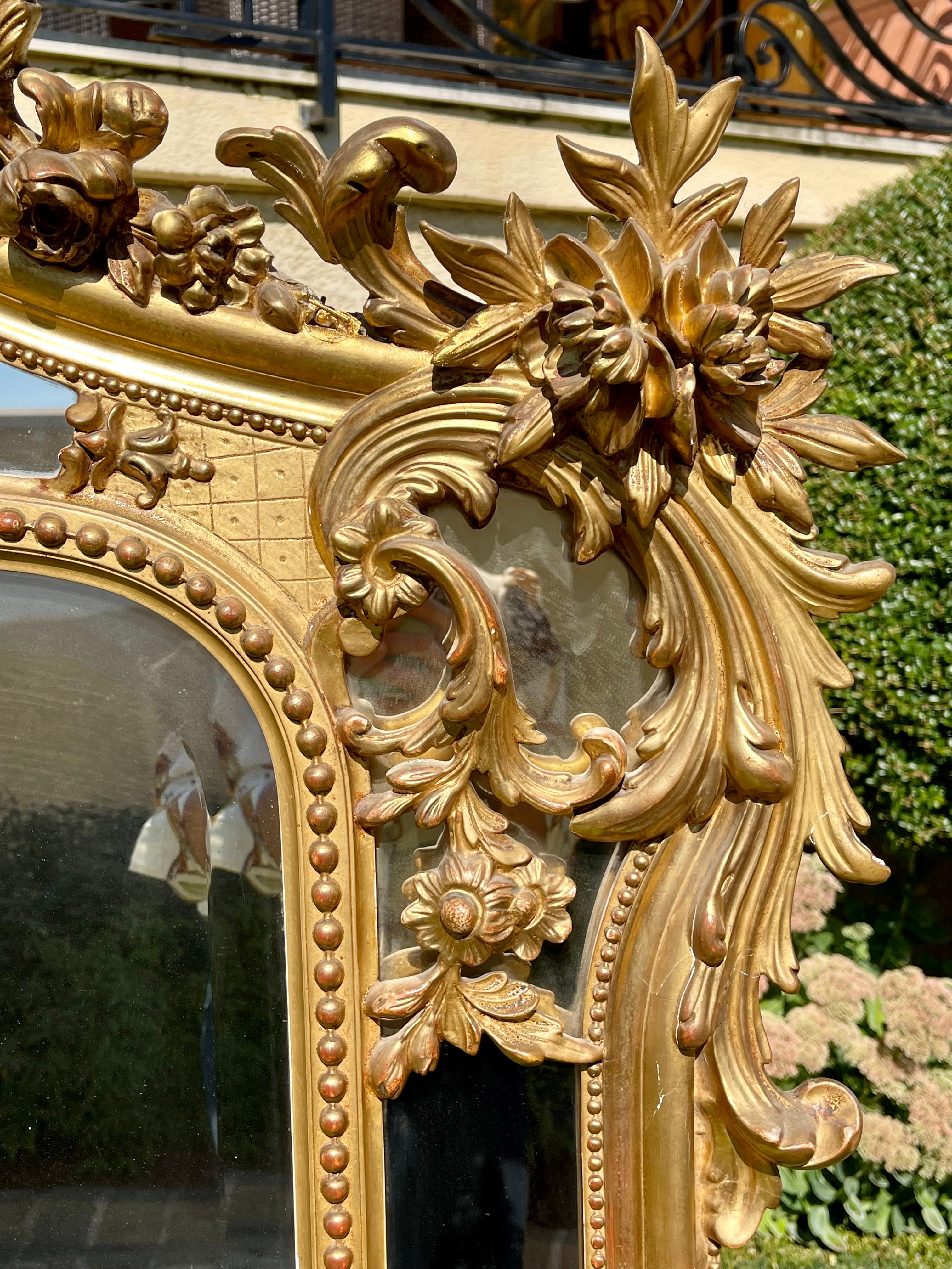Louis XV Rocaille Style Reservoir Mirror, Gilt Wood & Gilt Plaster, 19th Century In Good Condition For Sale In Beaune, FR