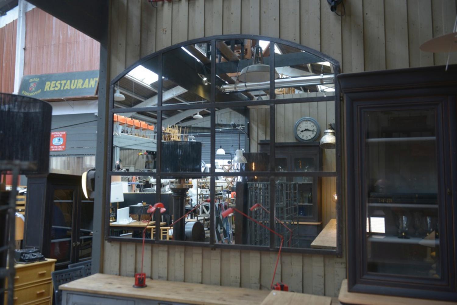 Miroir industriel arrondi en métal 1930 Bon état - En vente à TOURCOING, FR
