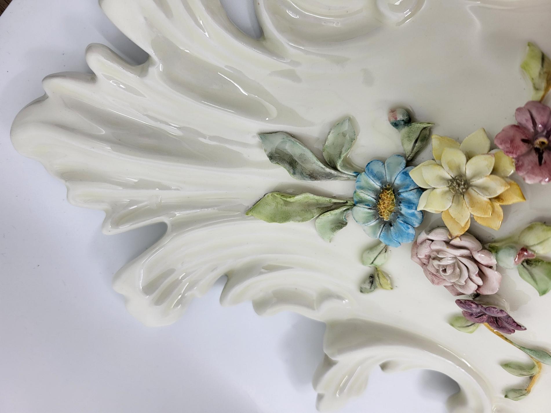 Miroir La Farnesiana Parma de Carlo Corvi en céramique majolique Italie 1950 Cerámico en venta