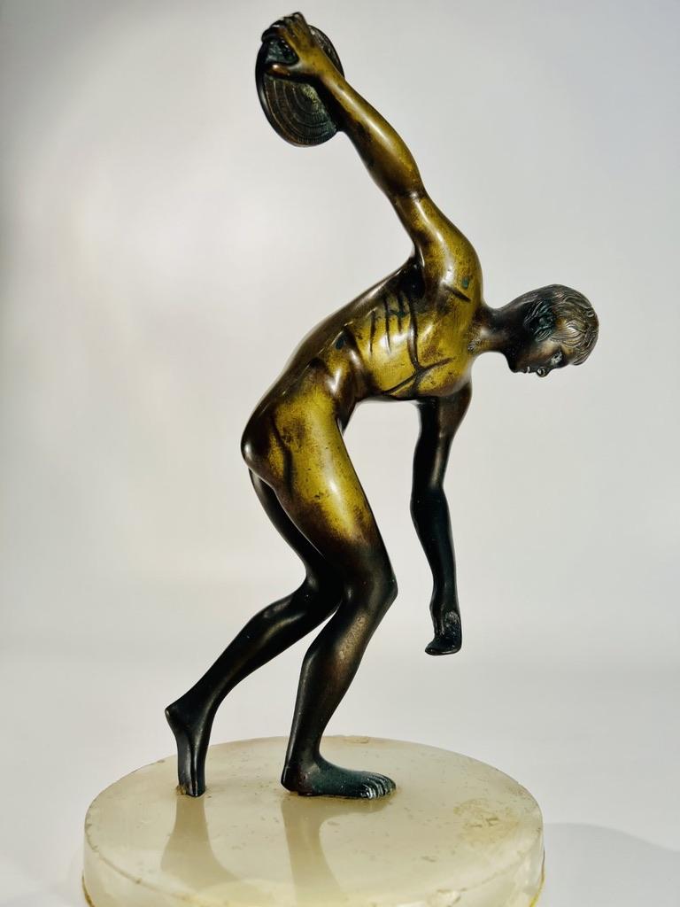 Other Miron italian bronze reproduction representing Discobulo with onix base For Sale