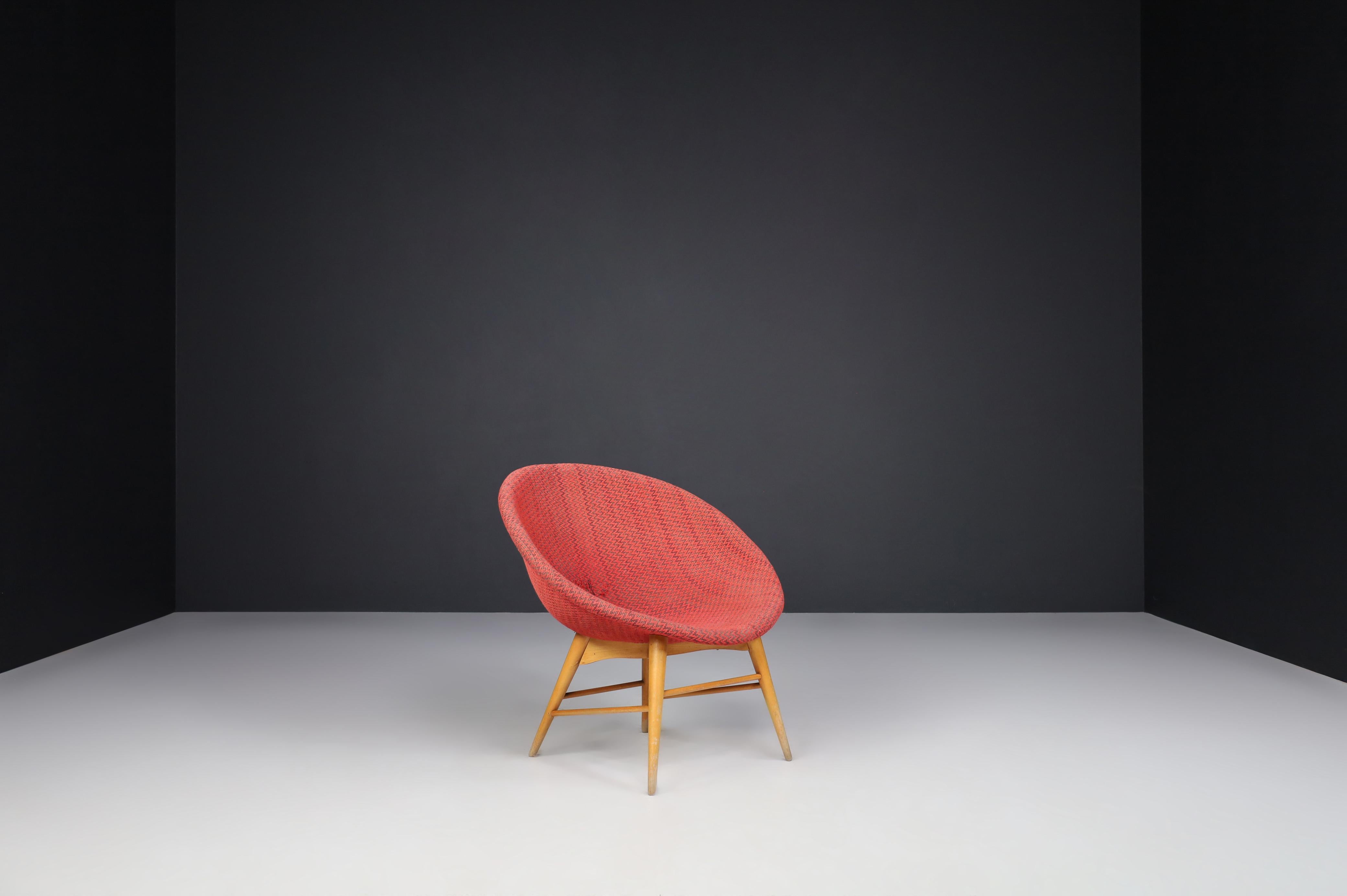 Miroslav Navratil Basket Chairs in Original Red Fabric, 1960 For Sale 1