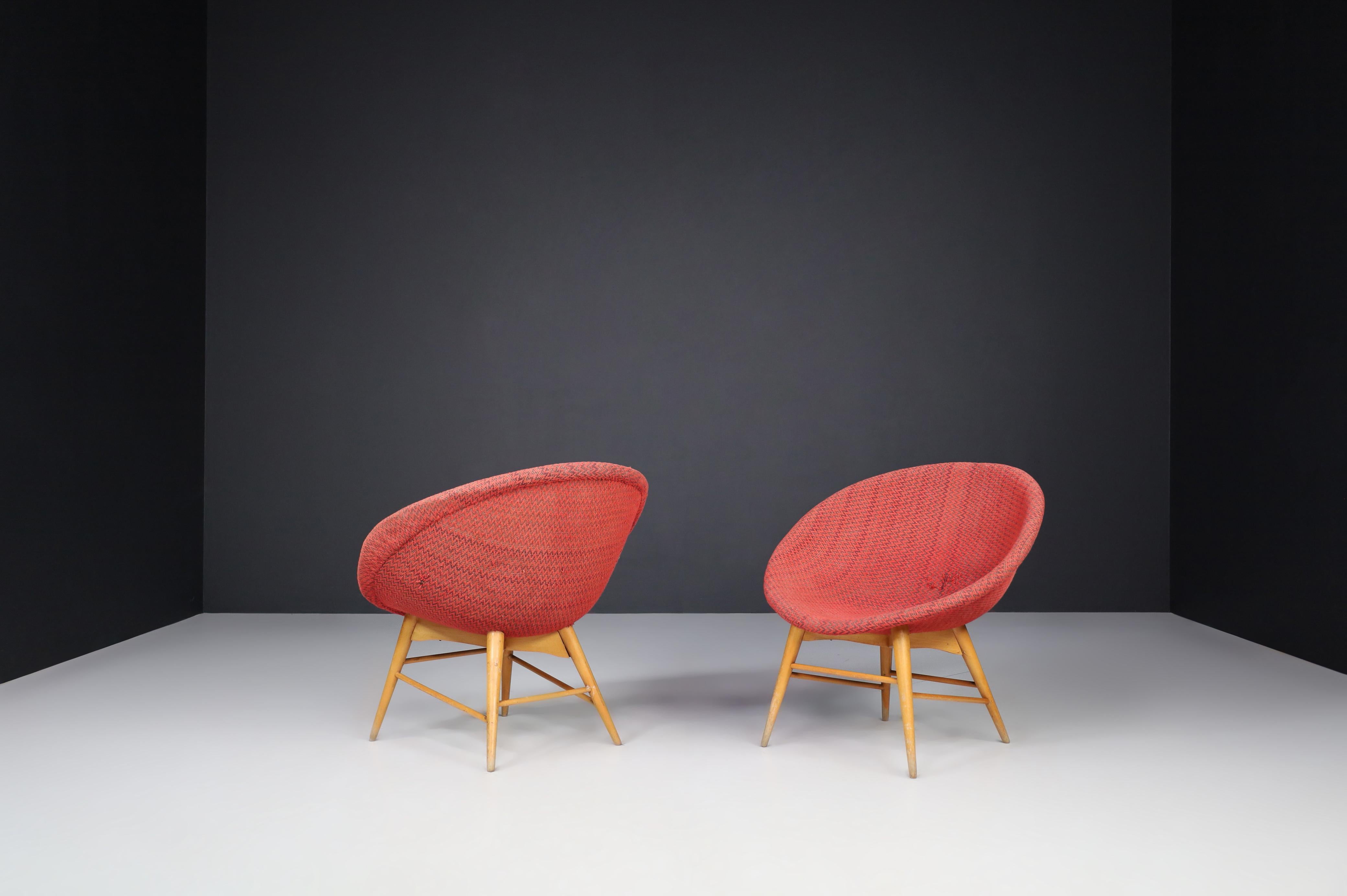 Miroslav Navratil Basket Chairs in Original Red Fabric, 1960 For Sale 2