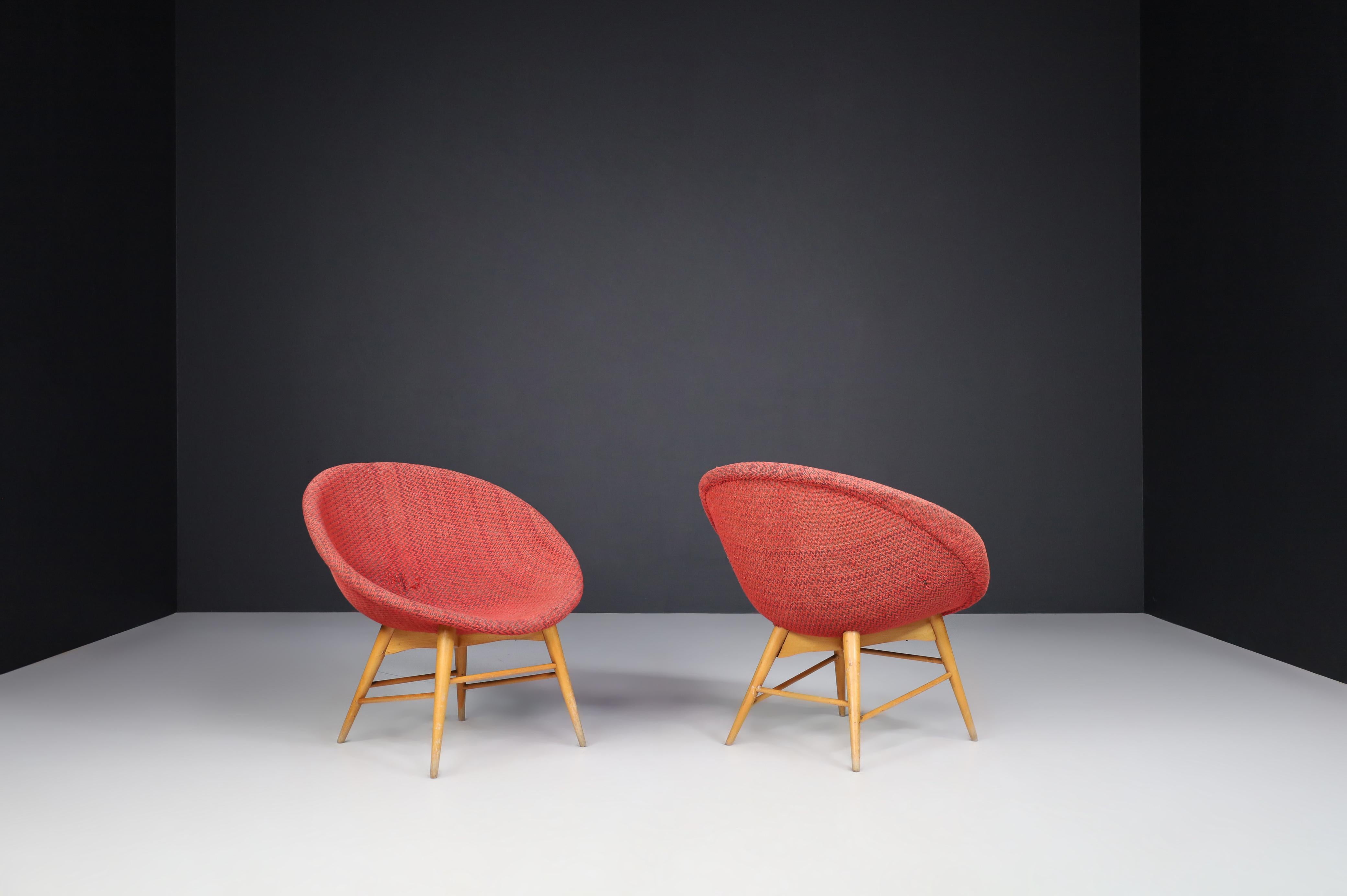 Miroslav Navratil Basket Chairs in Original Red Fabric, 1960 For Sale 3