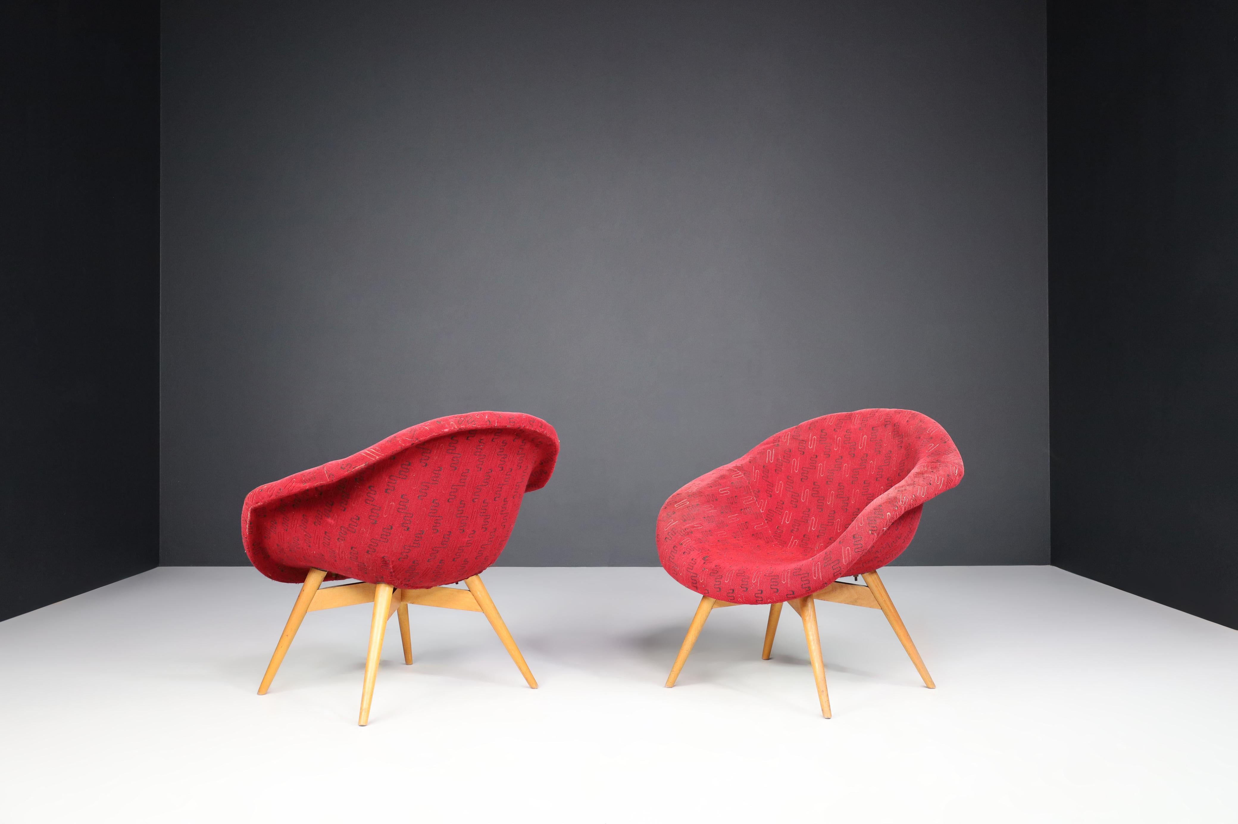 Miroslav Navratil Butterfly Chairs in Original Red Fabric, 1960 For Sale 1