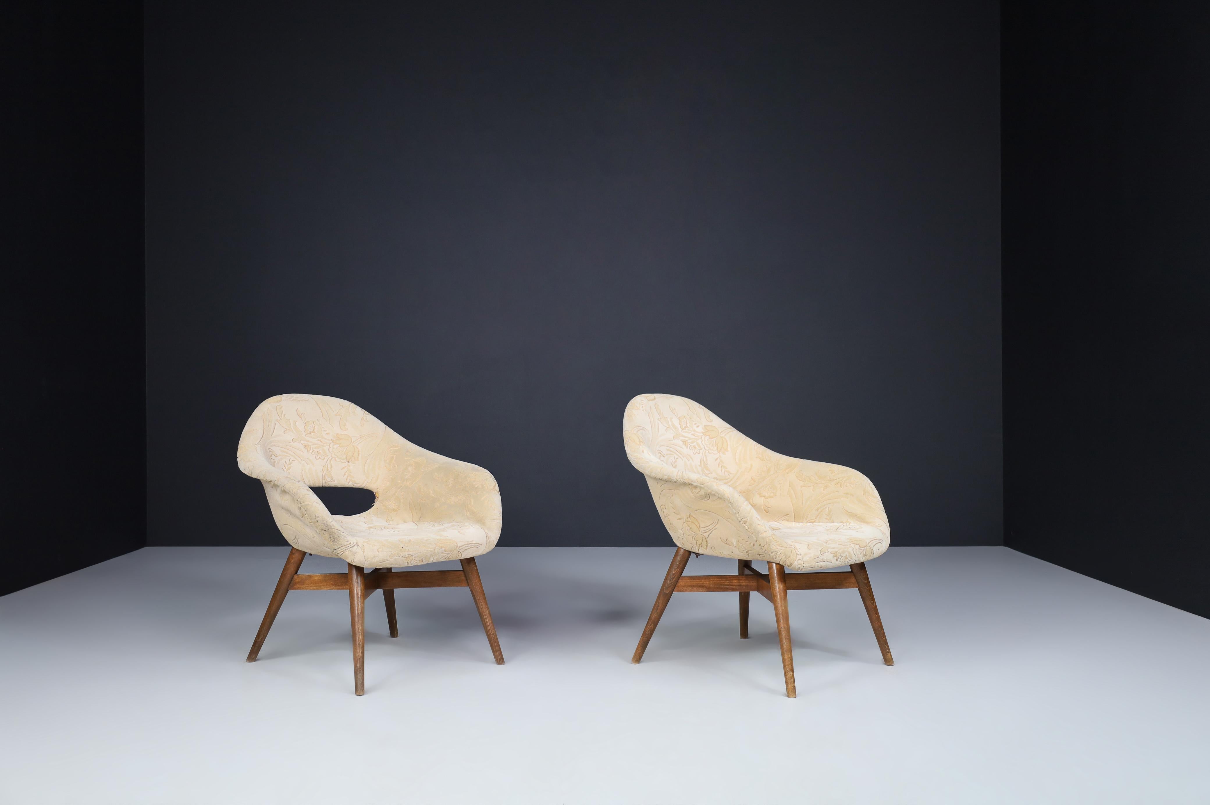 Miroslav Navratil Easy Chairs in Original Fabric, 1960.   For Sale 4