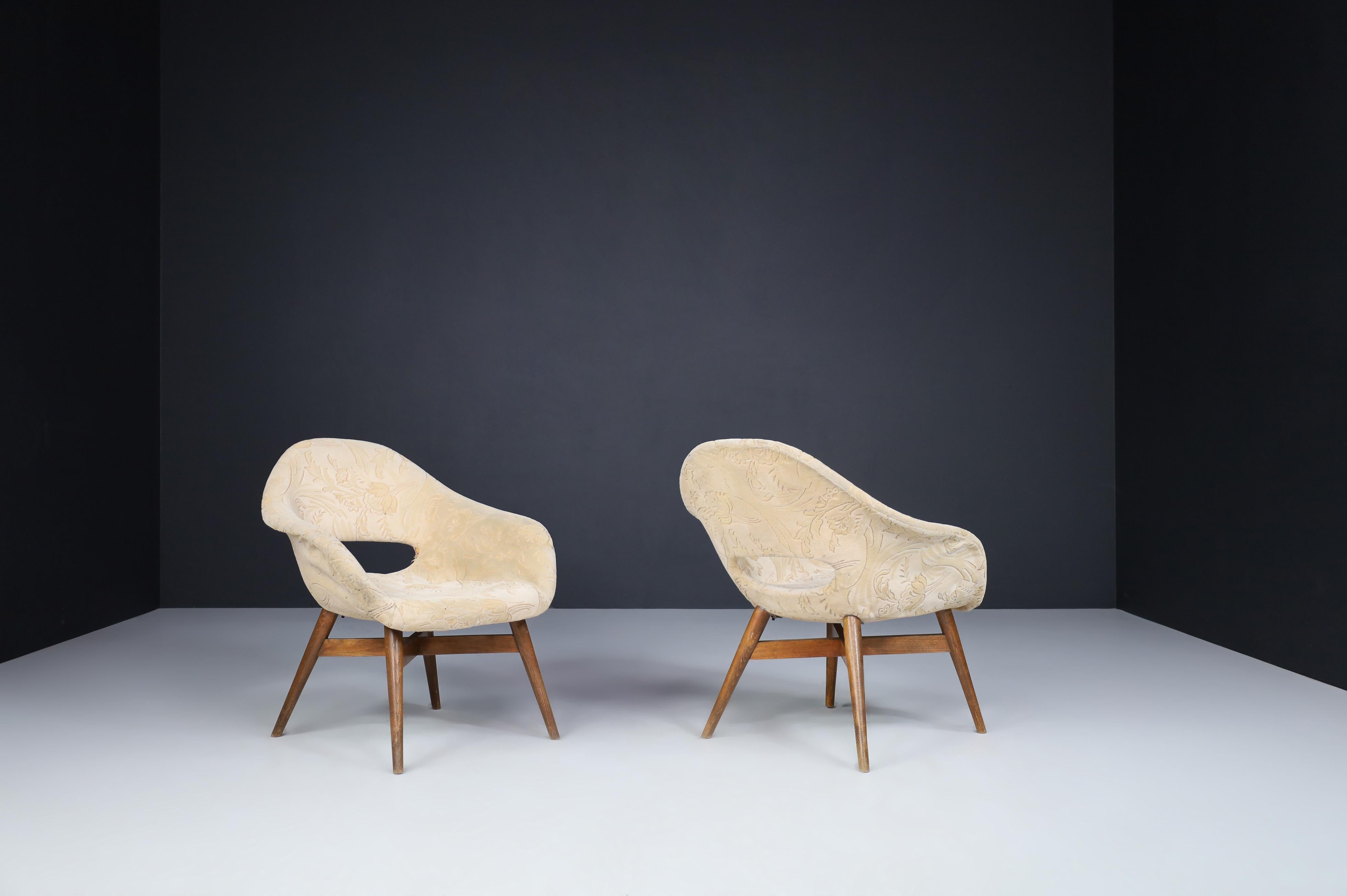Miroslav Navratil Easy Chairs in Original Fabric, 1960.   For Sale 3