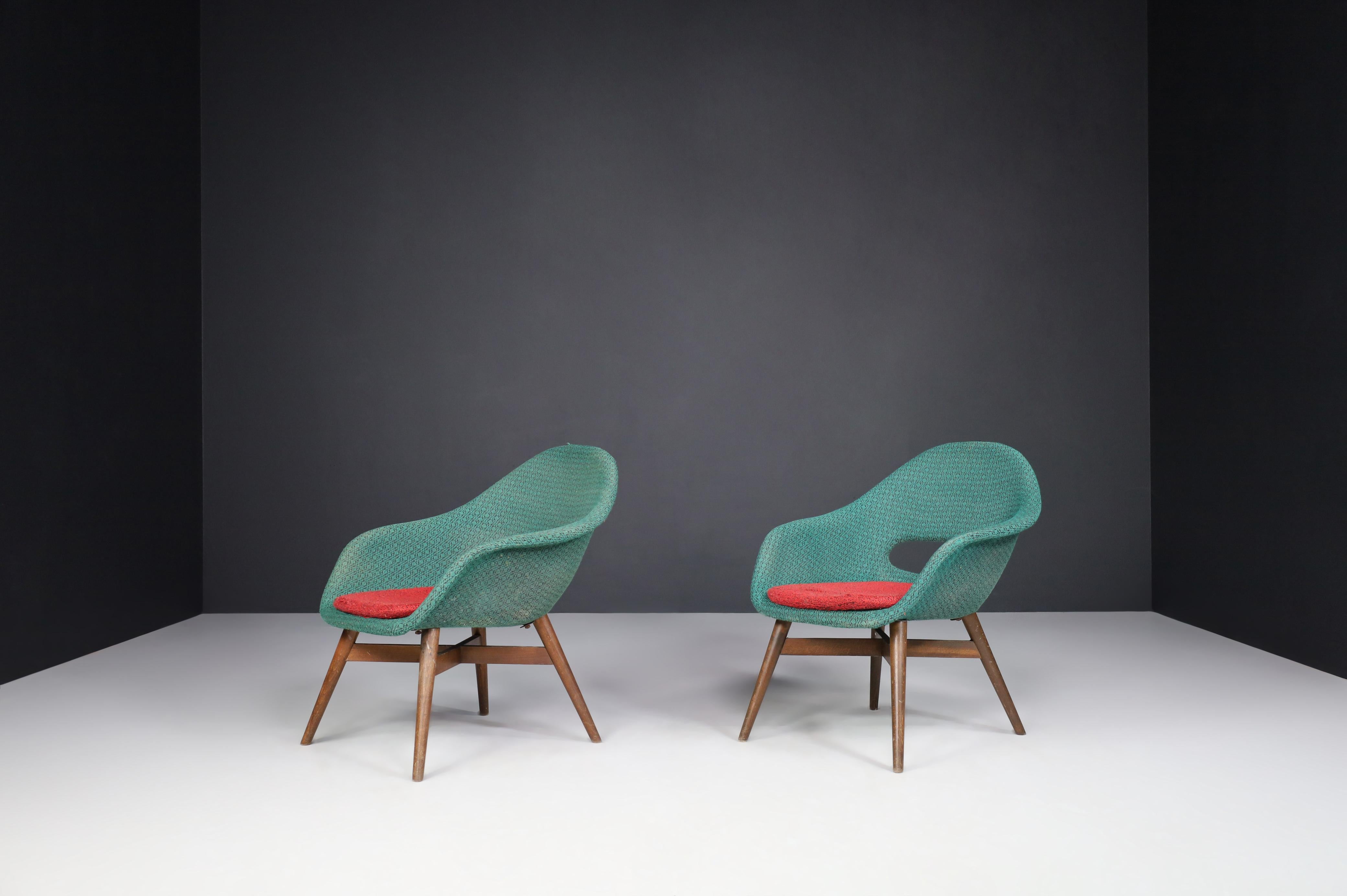 Miroslav Navratil Easy Chairs in Original Green & Red Fabric, 1960 For Sale 5