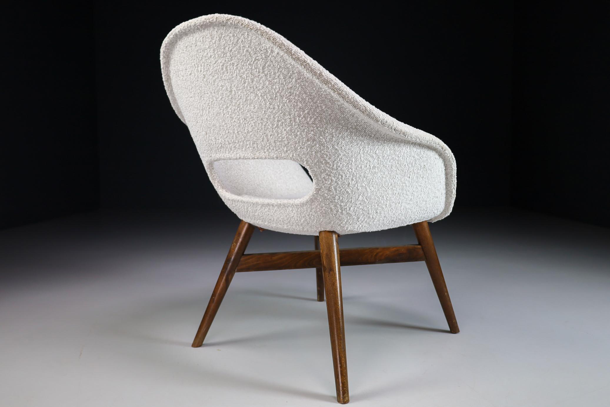 Miroslav Navratil Lounge Chair New Bouclé Upholstery, Praque 1960s In Good Condition For Sale In Almelo, NL