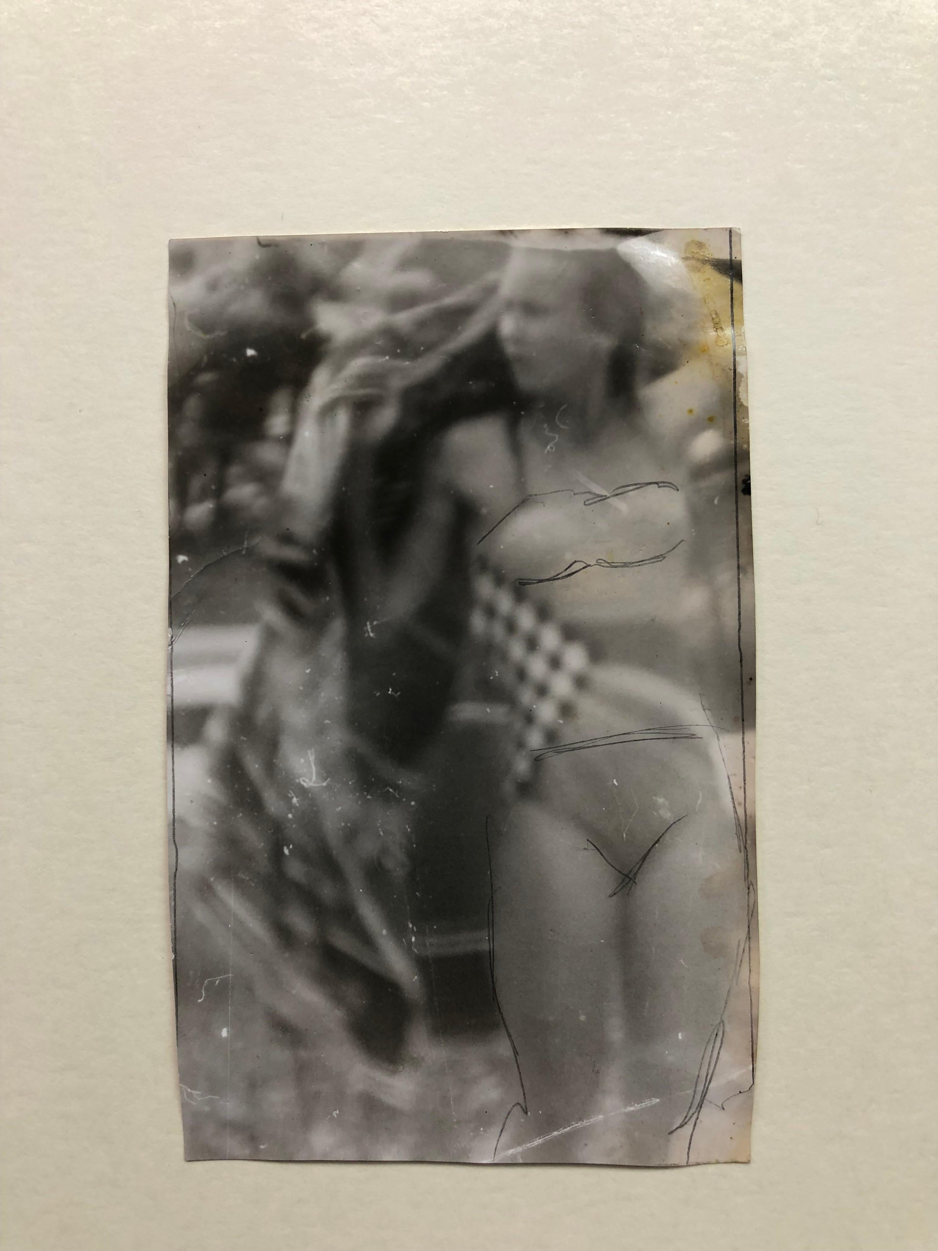 Original-Vintage-Druck – Frau im Bikini – Einzigartiges Stück im Angebot 6