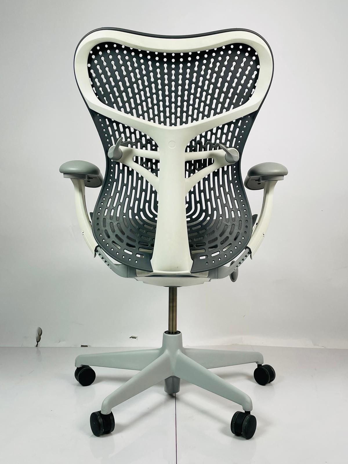 Mirra 2 Bürostuhl von Studio 7,5 für Herman Miller, hergestellt in Usa im Jahr 2015 (Moderne) im Angebot