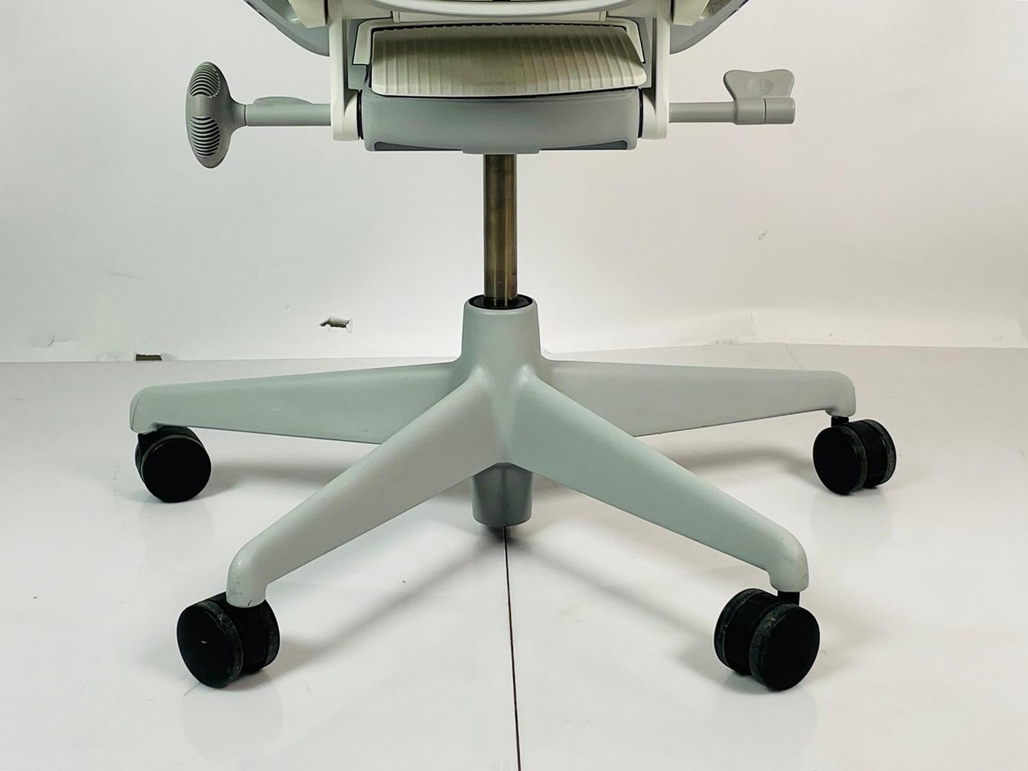 Chaise de bureau Mirra 2 du Studio 7,5 pour Herman Miller, fabriquée aux États-Unis en 2015 en vente 1
