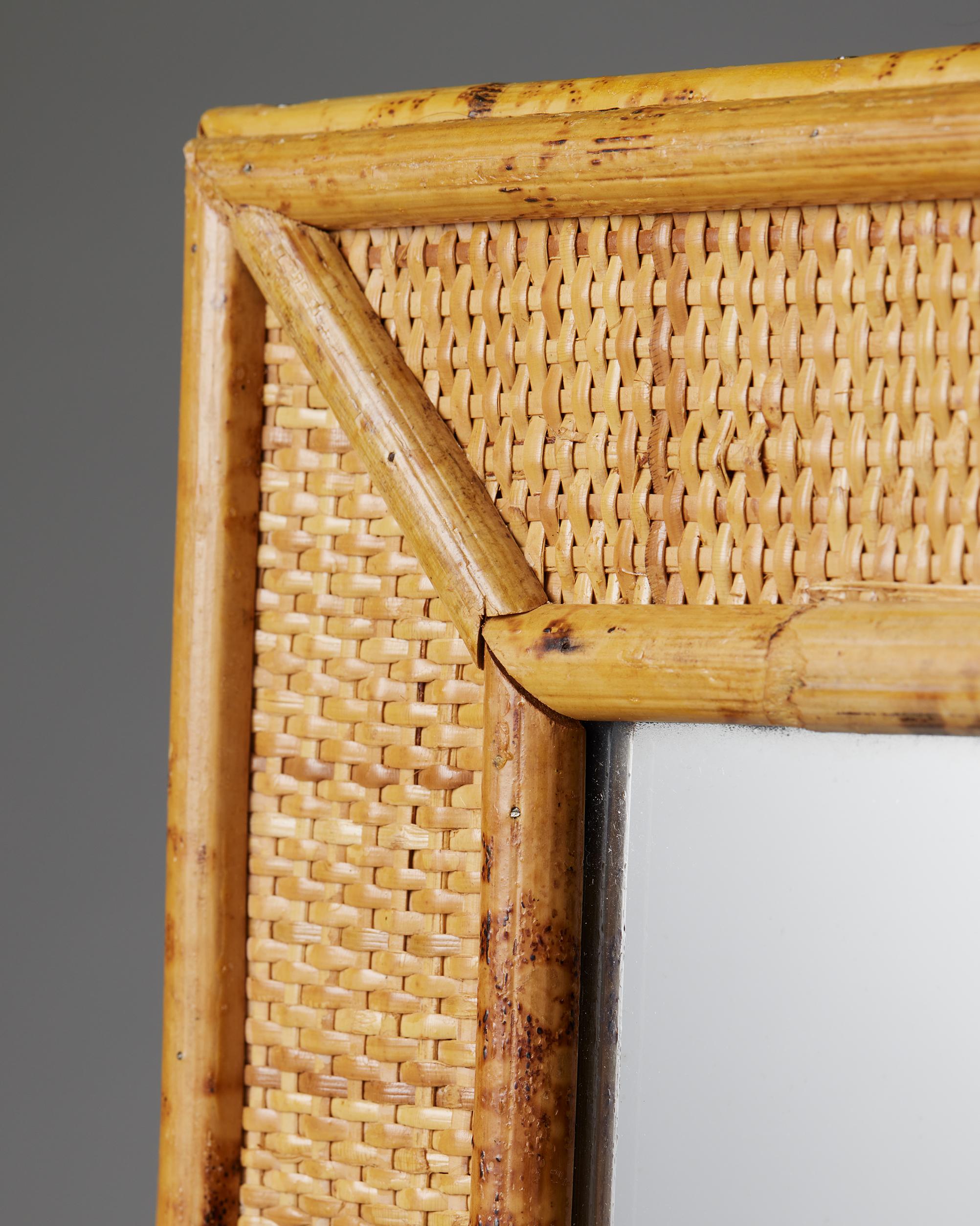 Mid-Century Modern Mirror, anonymous for DUX, Sweden, 1940s, Bamboo, Rattan, wall hanging mirror For Sale