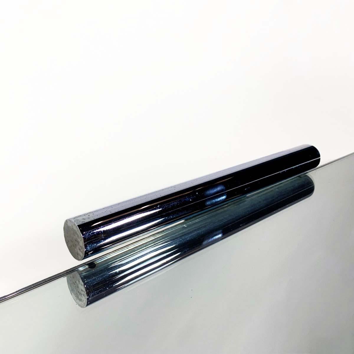 A fascinating object that can be placed anywhere. A mirror with sophisticated simplicity that is characterize by two cylindrical decorative elements in chromed brass, that adds spectacular décor. ADI’s product 1978, produced by Quattrifolio, a