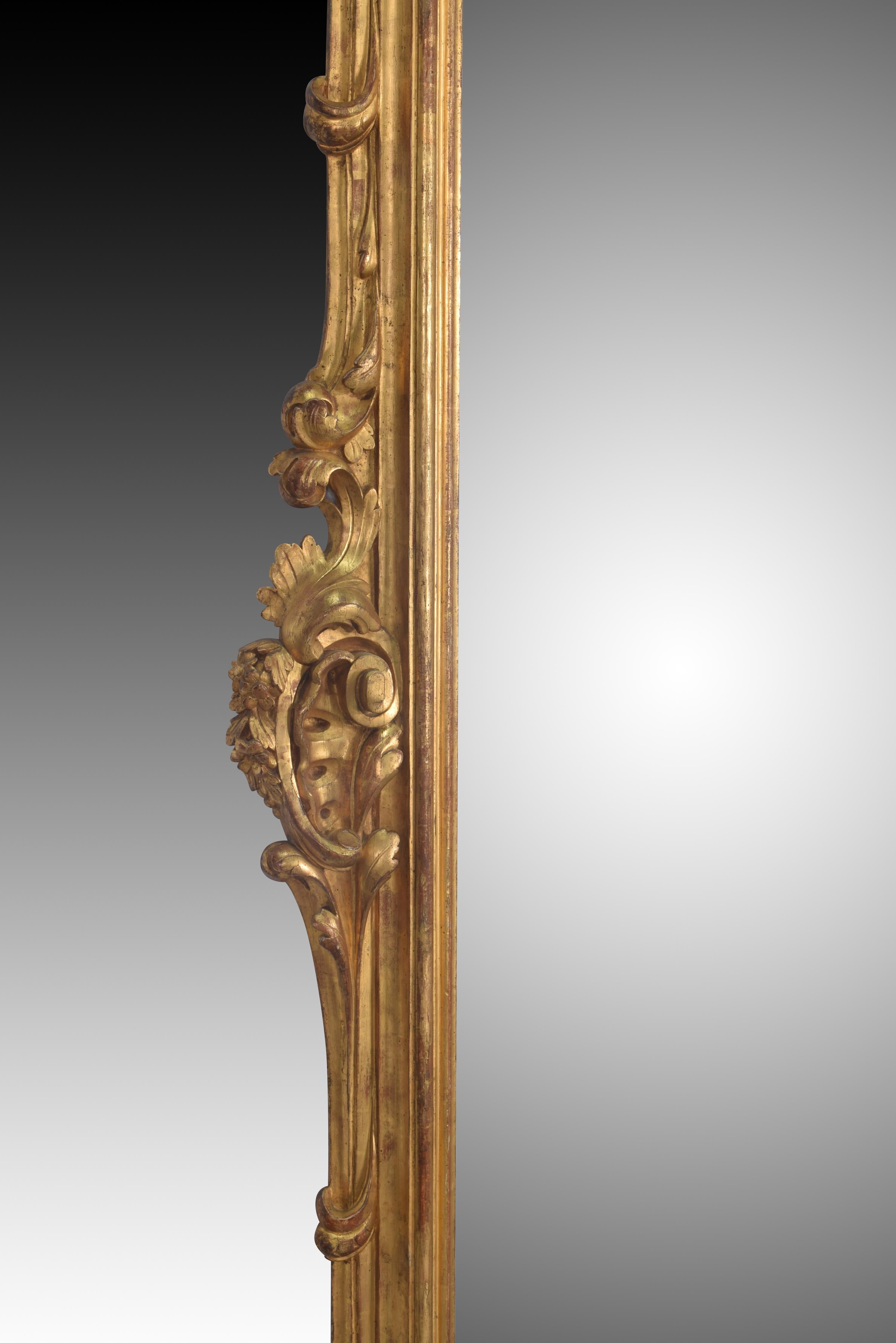 Mirror. Carved and gilded wood. Spain, 19th century.  In Good Condition For Sale In Madrid, ES
