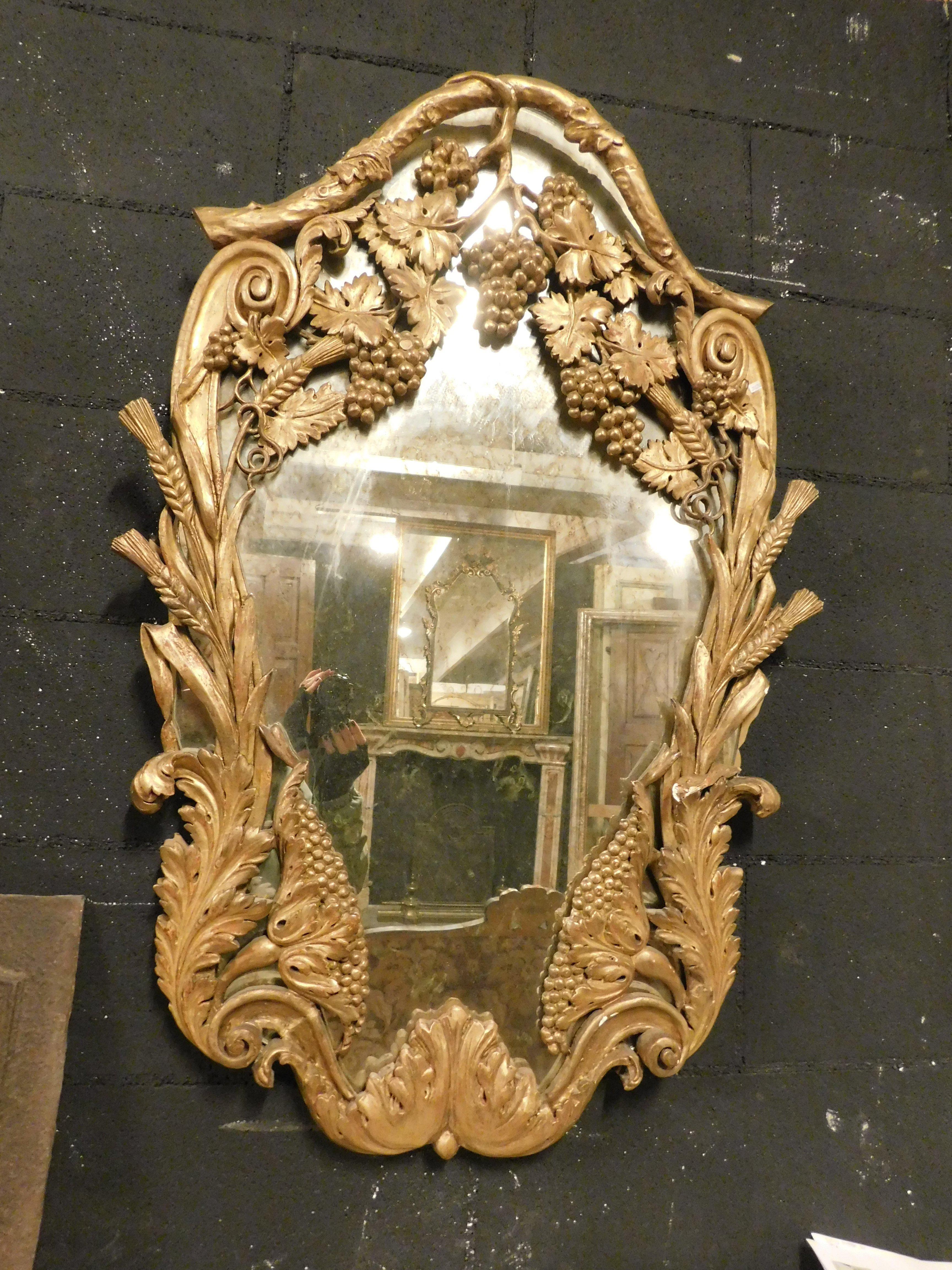 Hand-Carved Mirror Carved with Grapes and Gilded, 19th Century Italy For Sale