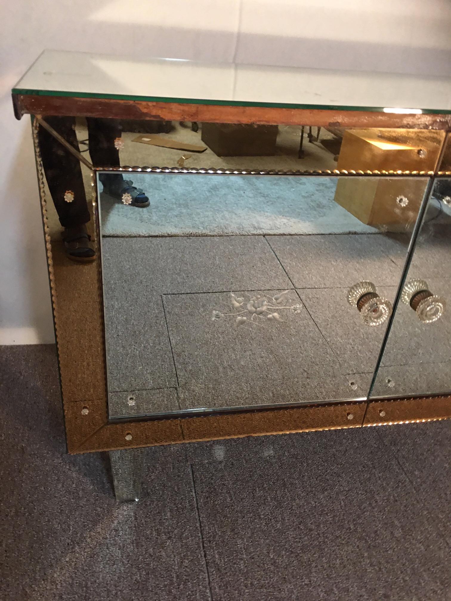 Mirror-Clad Buffet 1950s For Sale 2