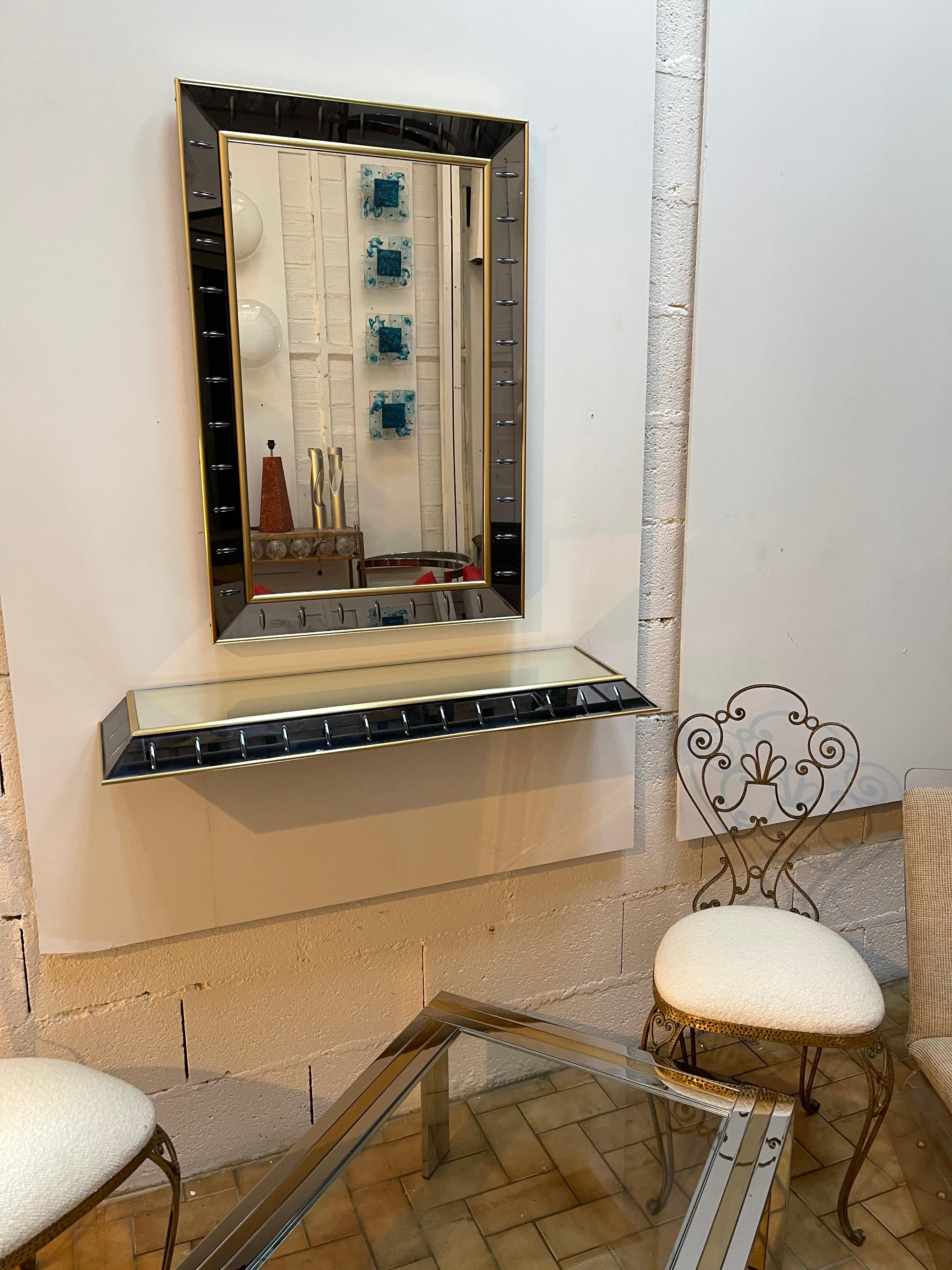 Milieu du XXe siècle Console miroir en verre et laiton par Cristal Art, Italie, années 1960 en vente