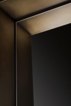 Miroir, cadre métallique en laiton oxydé profond, Italie