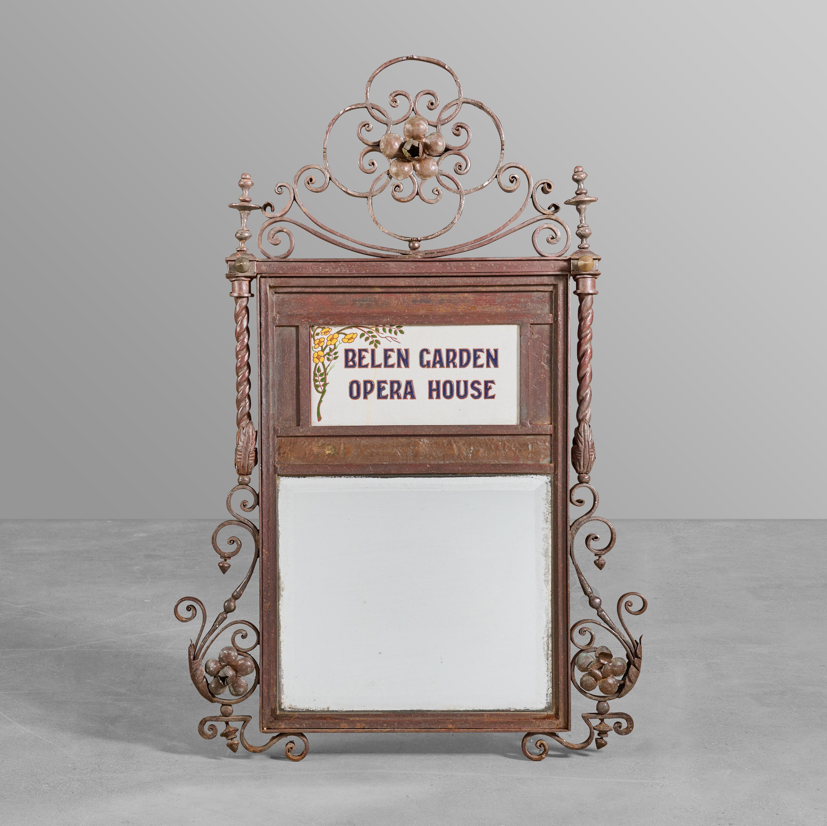 Miroir de l'Opéra de Belen Garden Bon état - En vente à Round Top, TX