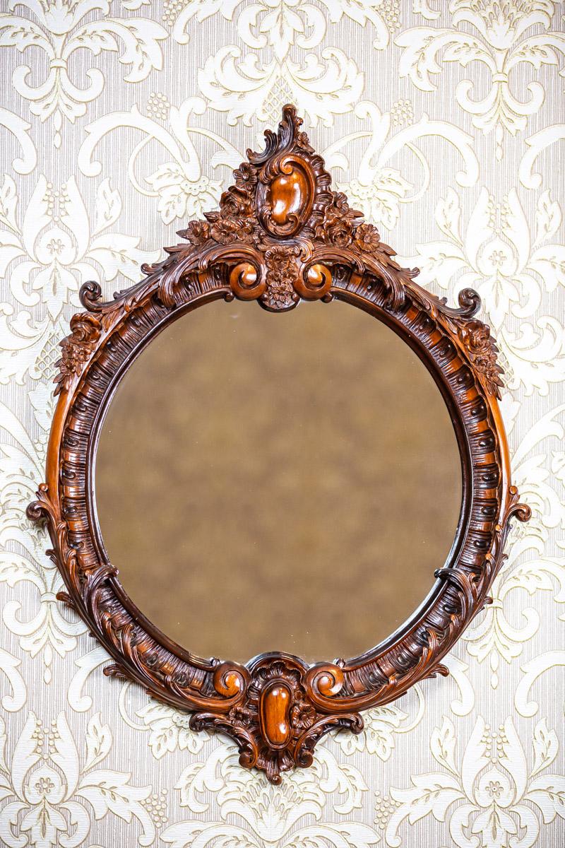 Rococo Revival Type Mirror From the Late 20th Century in Decorative Wood Frame In Good Condition For Sale In Opole, PL