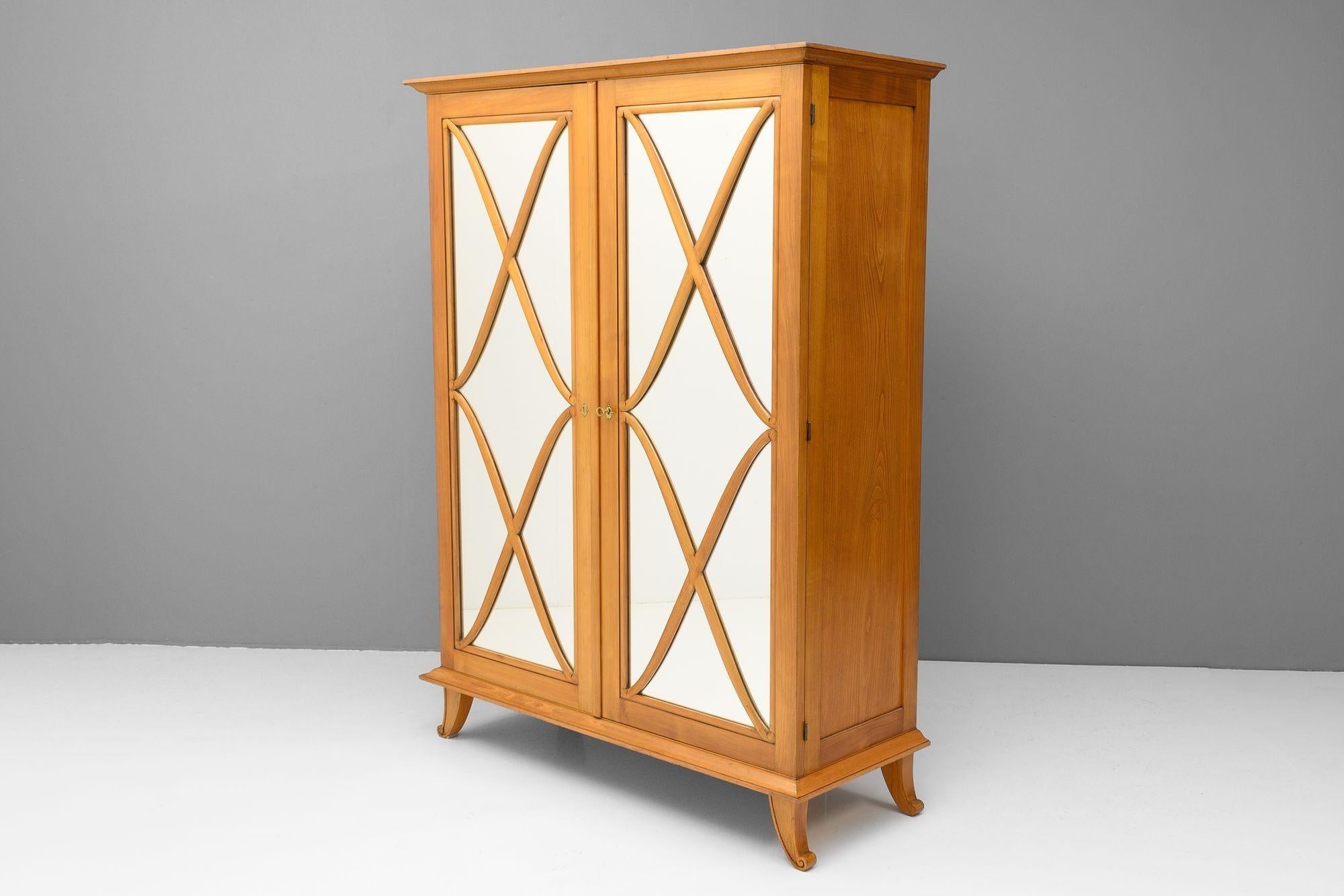 Spiegelfront-Schrank im Zustand „Gut“ im Angebot in London, England