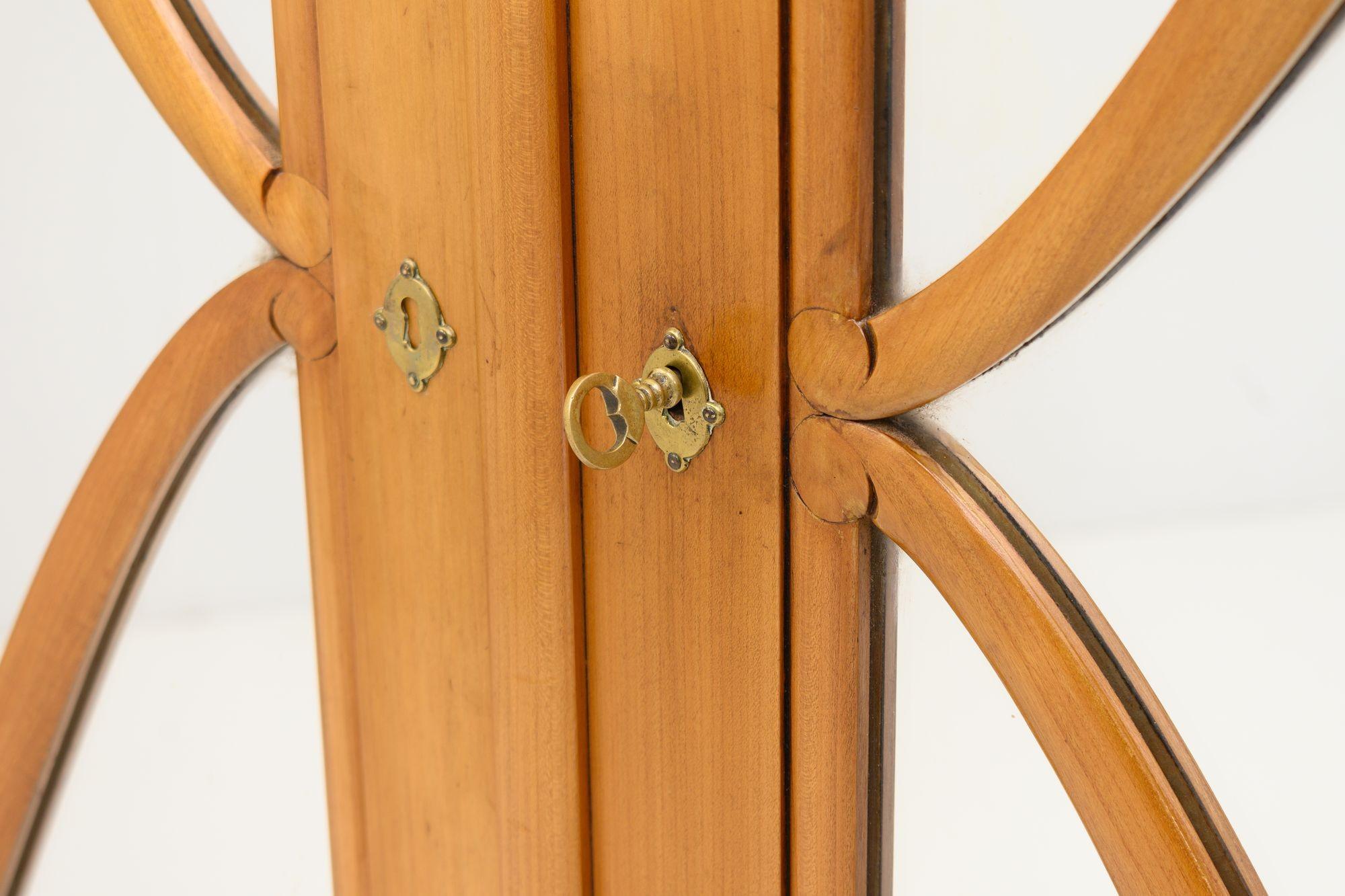 Spiegelfront-Schrank (Kirsche) im Angebot