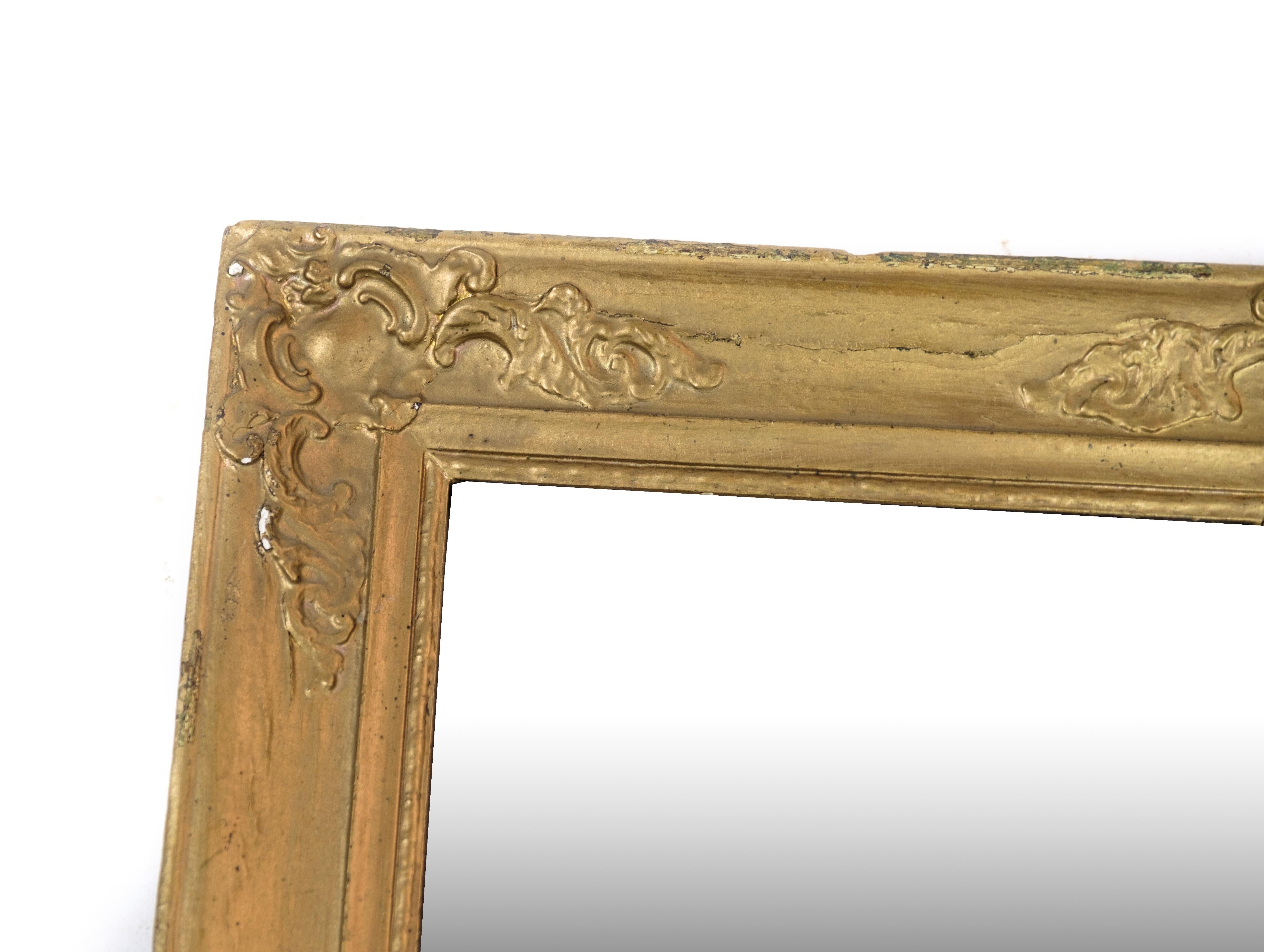 Mirror with a gilded frame from the year 1890.
Measurements in cm: H:38.5 W:33

This product will be inspected thoroughly at our professional workshop by our educated employees, who assure the product quality