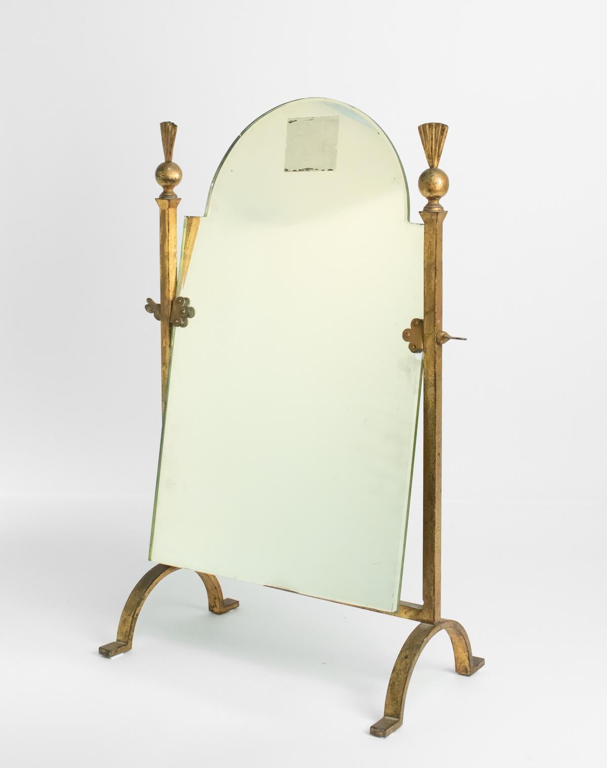 Golden wrought iron mirror, neoclassical 1960s, midcentury Art
Measures: H 63cm, W 41cm, W 22cm.