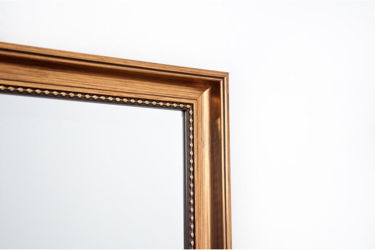 Mirror in a gold frame. In Good Condition For Sale In Chorzów, PL