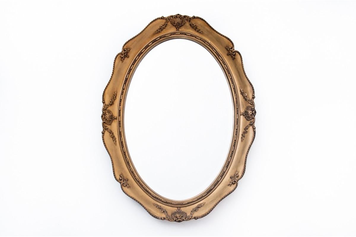 Mirror in a gold frame, Northern Europe. In Good Condition In Chorzów, PL