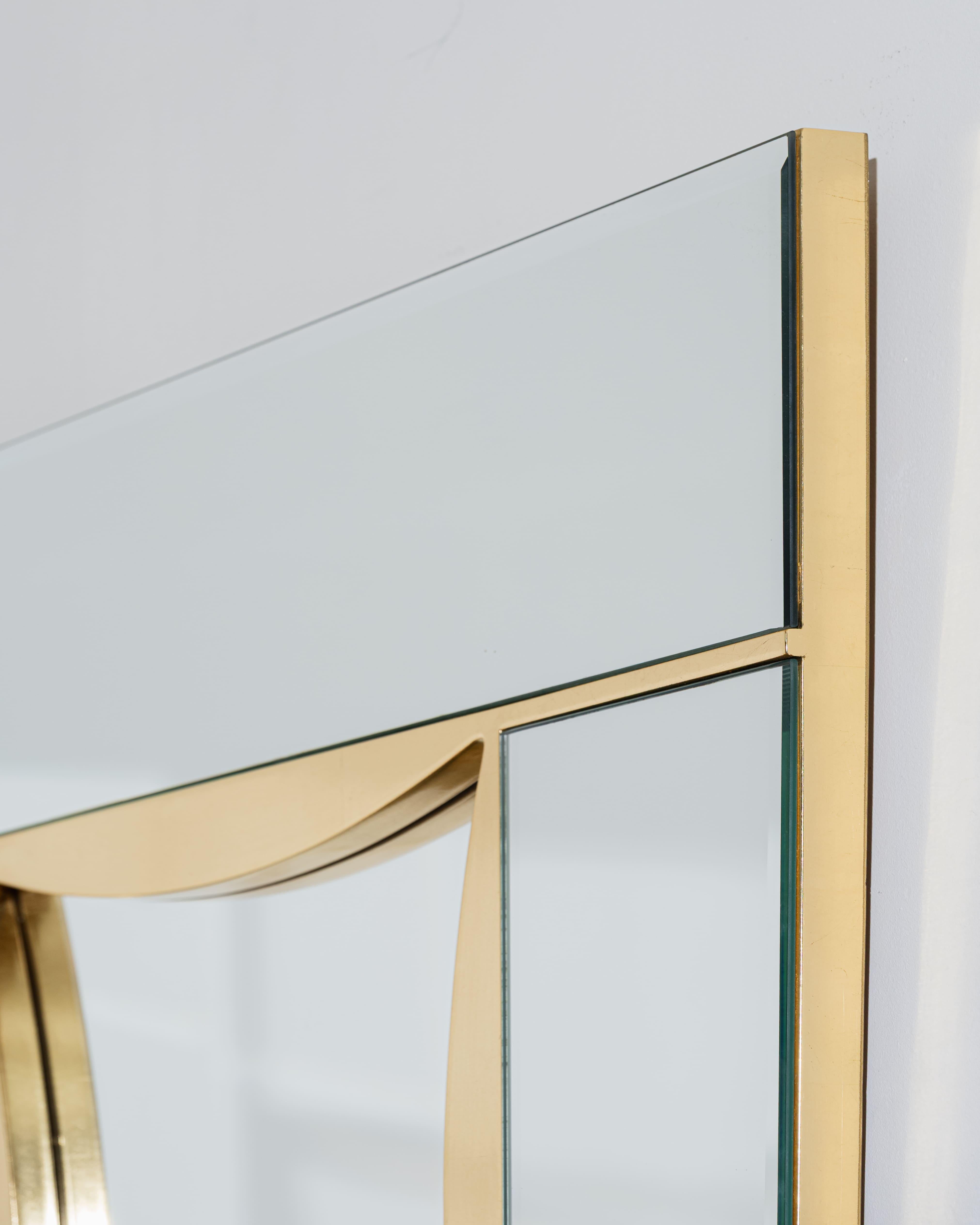 Mirror in divided glass and brass, 1970s en vente 1