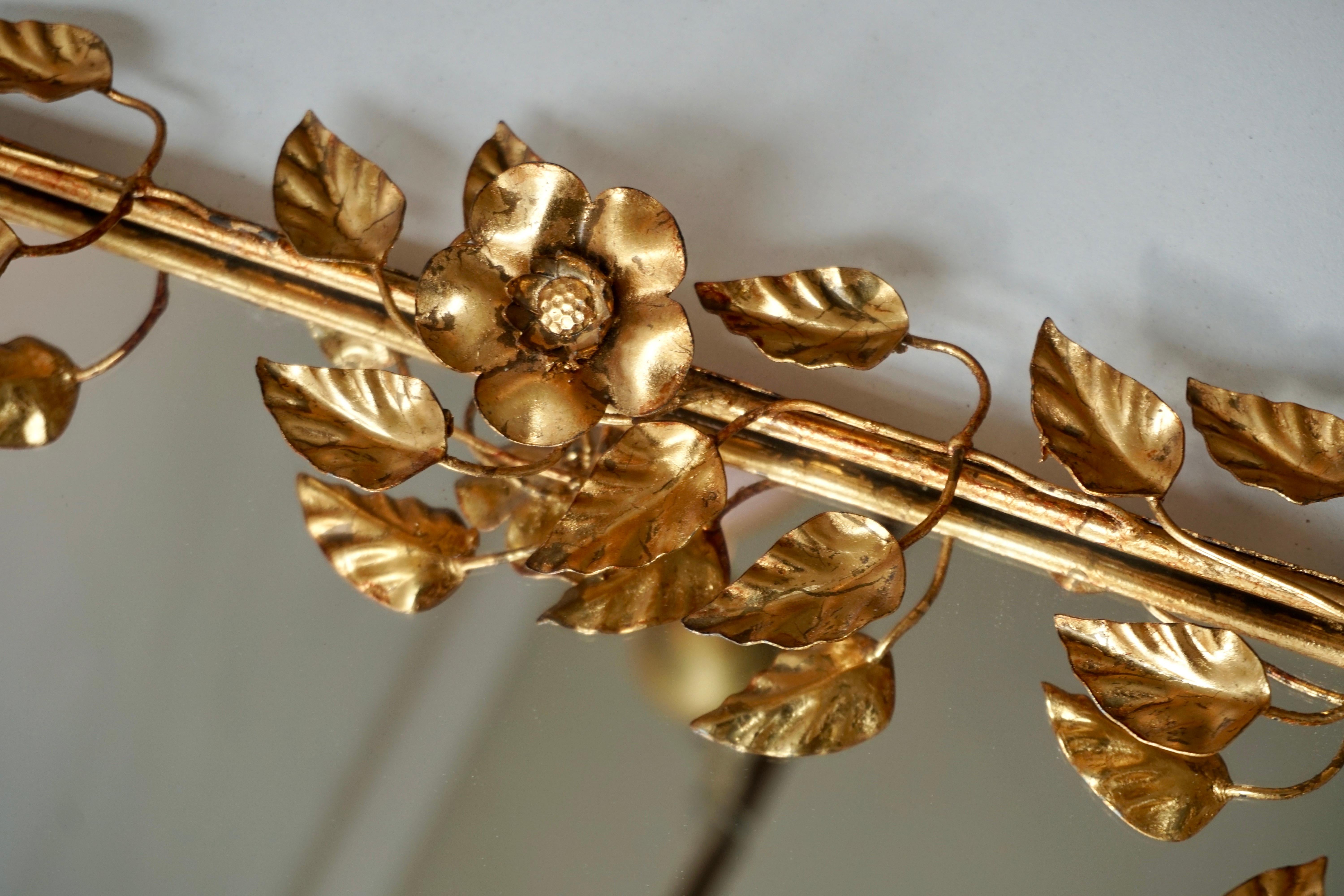 Mirror in Gilded Metal with Vine Leaves Italy, 1970s For Sale 1
