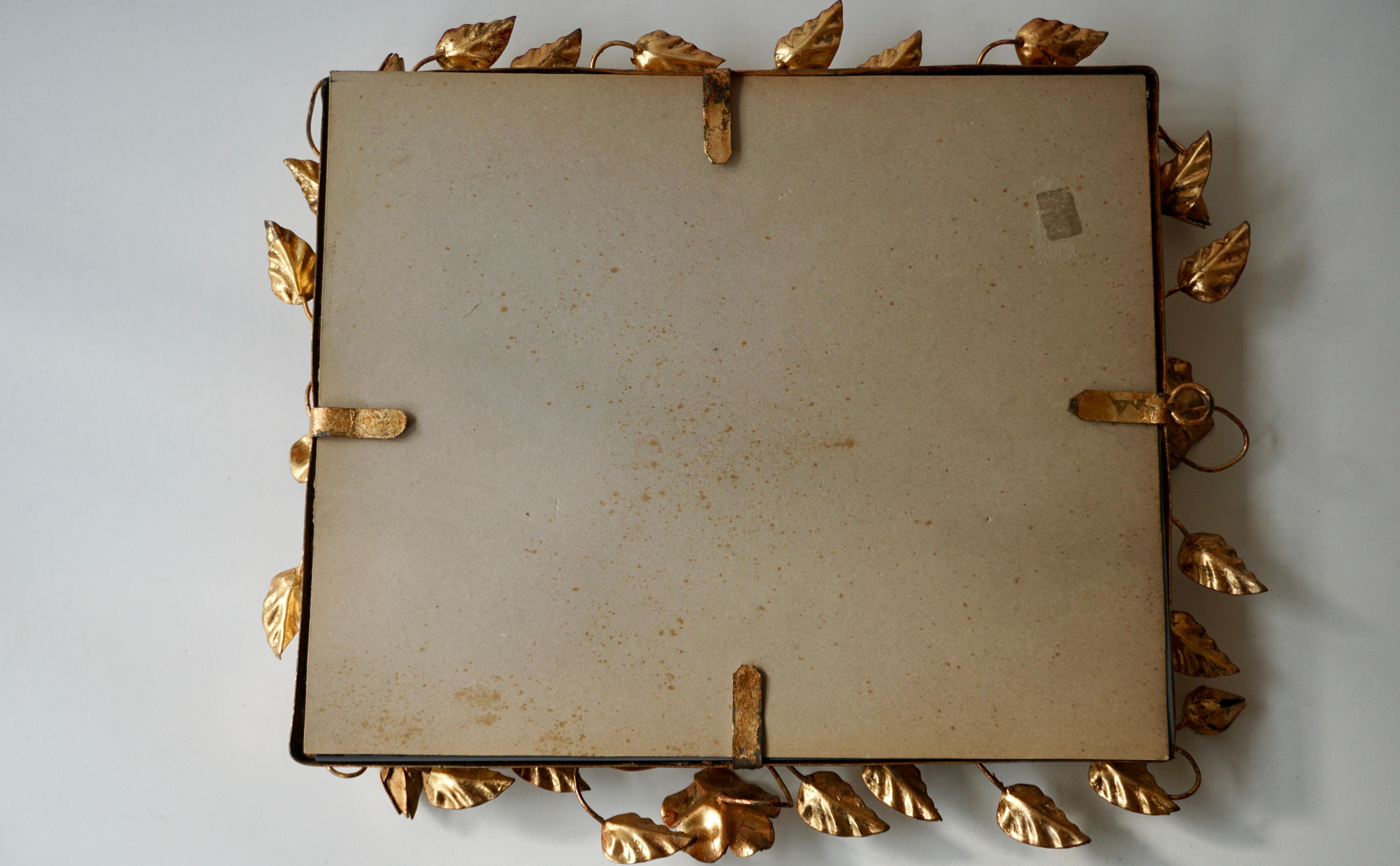 Mirror in Gilded Metal with Vine Leaves Italy, 1970s For Sale 4