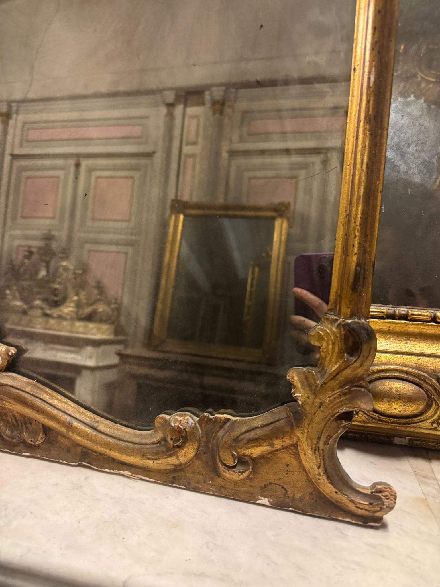Miroir en bois laqué et doré, Italie en vente 1