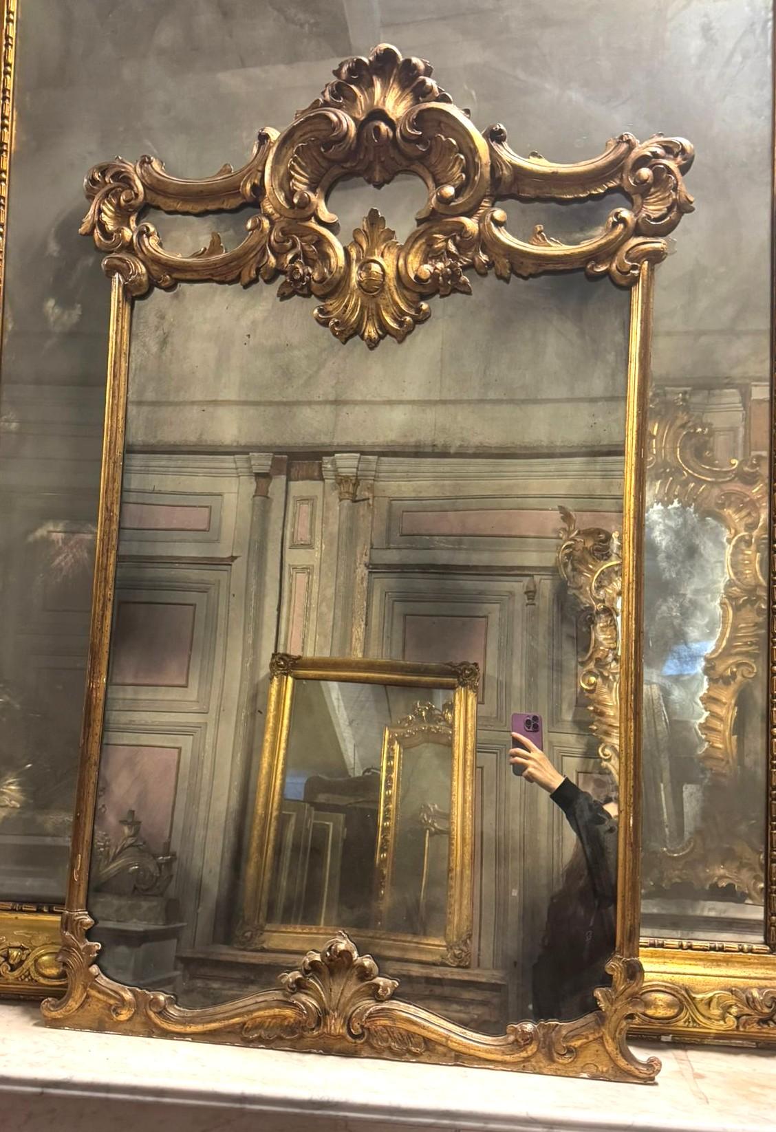 Miroir en bois laqué et doré, Italie en vente 2
