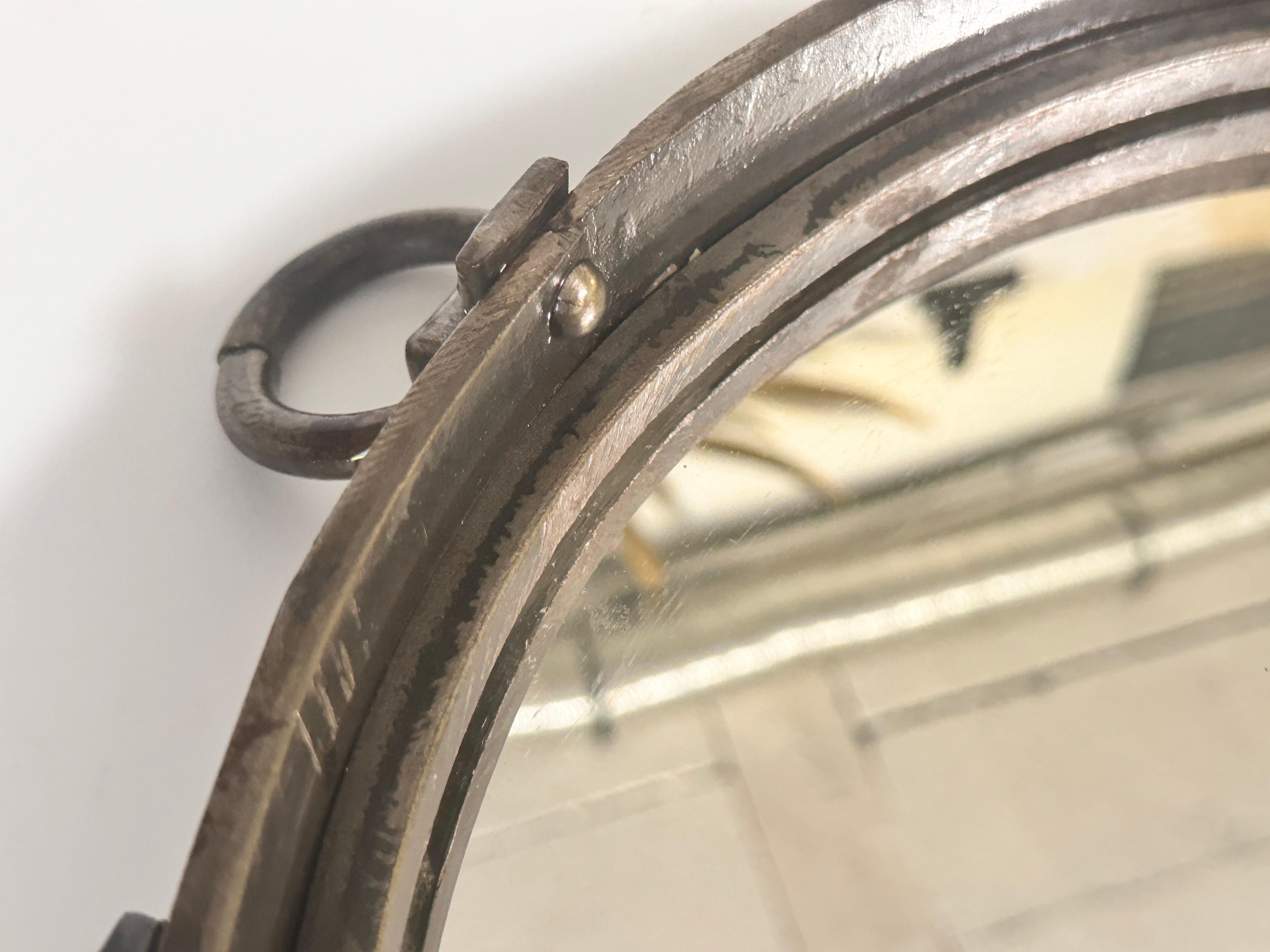Miroir en fer forgé dans le style des vieux châteaux 20ème siècle en vente 2