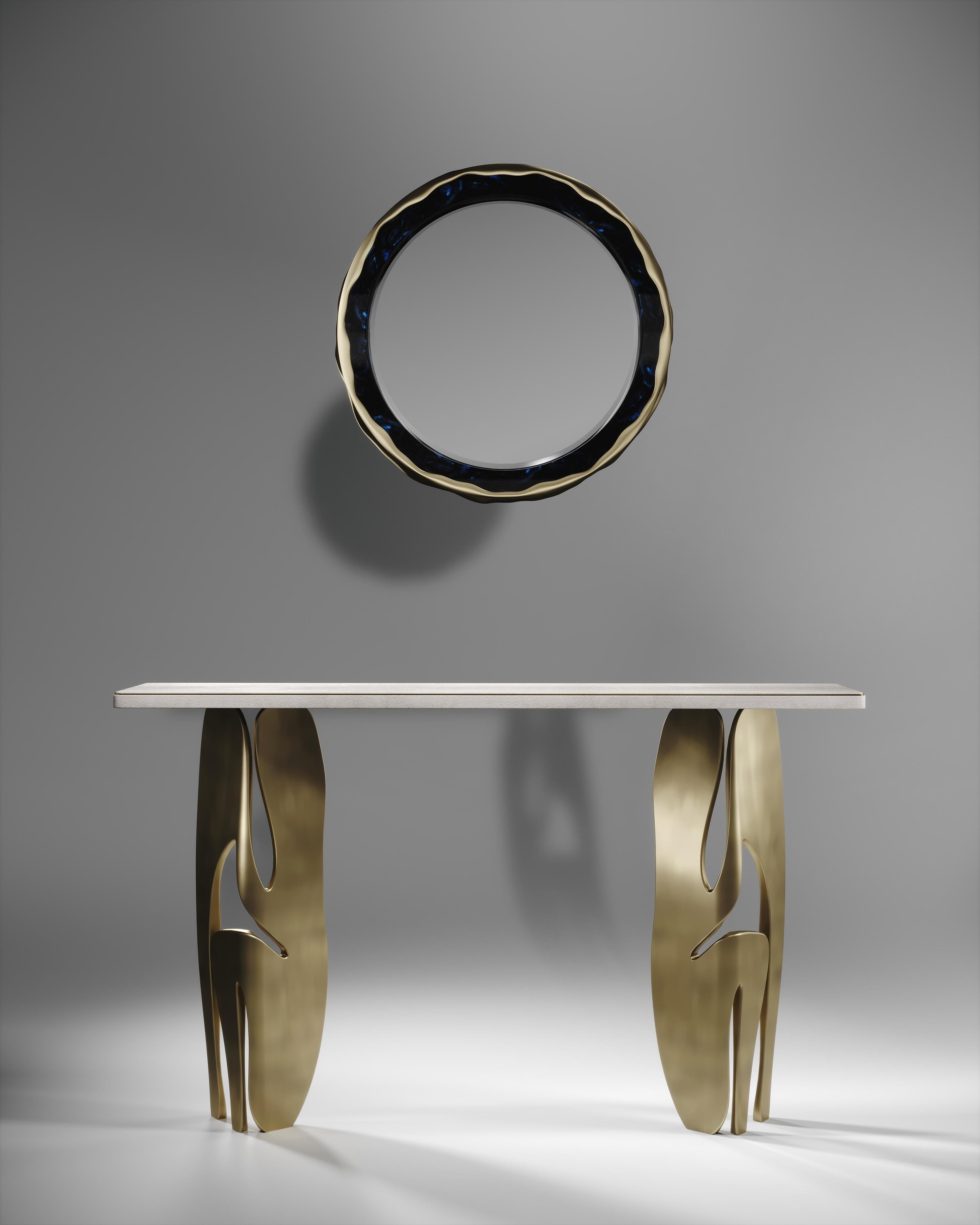 Art Déco Specchio intarsiato in conchiglia con cornice in ottone bronzato-patinato di R & Y Augousti in vendita