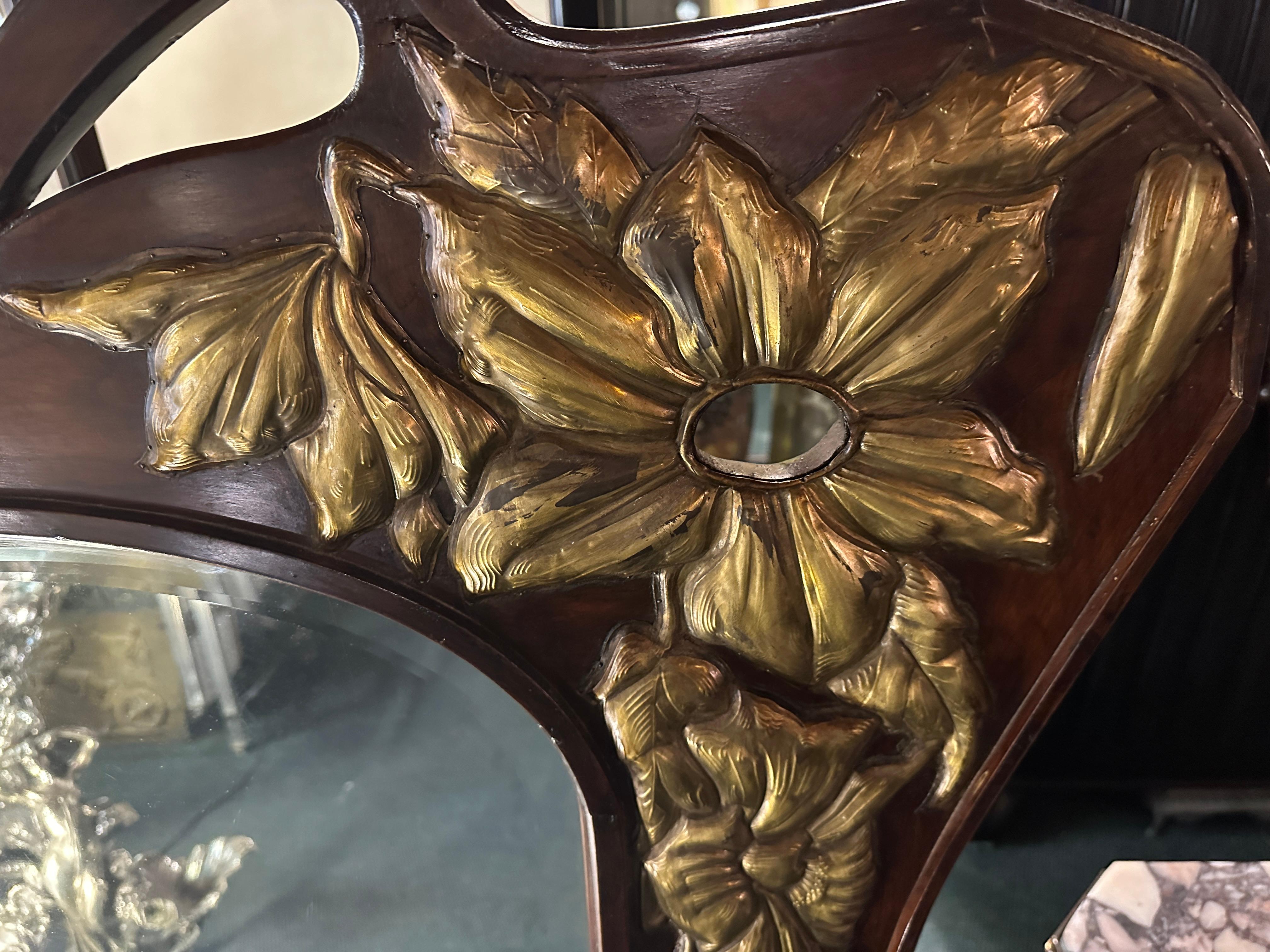 Spiegel Jugendstil, Art Nouveau, Liberty, Frankreich, Materialien: Holz und Spiegel (Handgeschnitzt) im Angebot