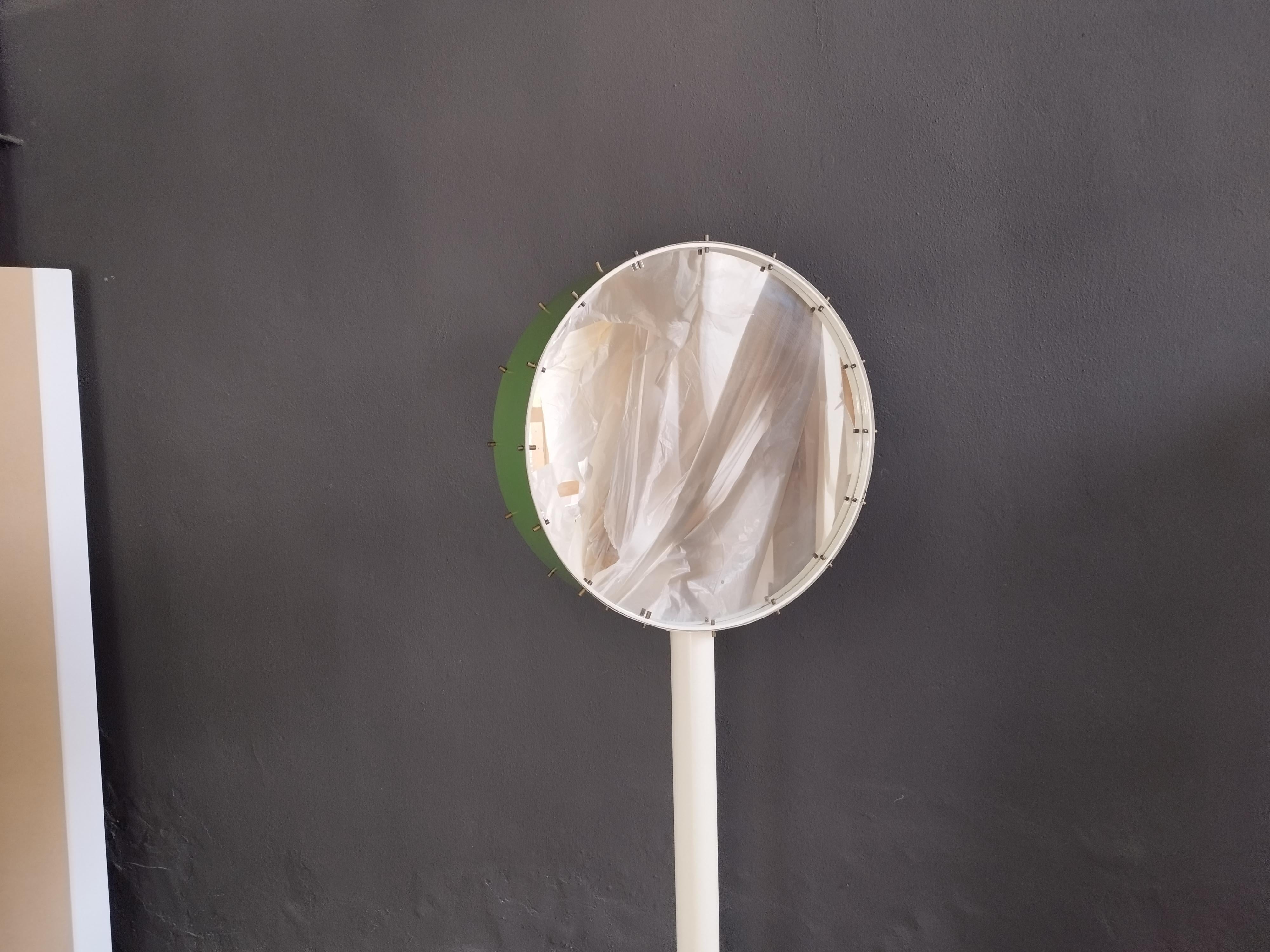 Spiegelnde Lampen (Aluminium) im Angebot
