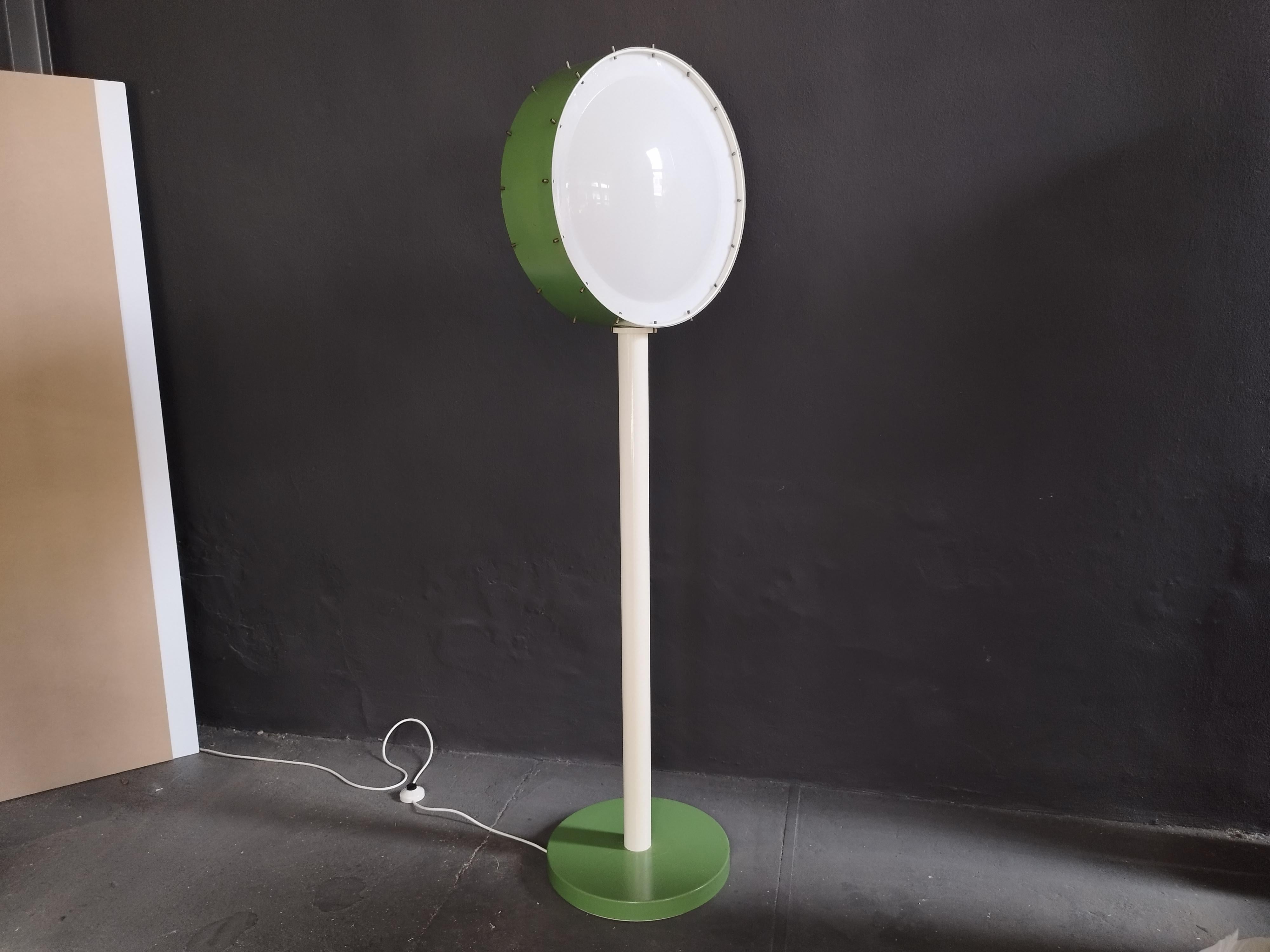 Spiegelnde Lampen im Angebot 1