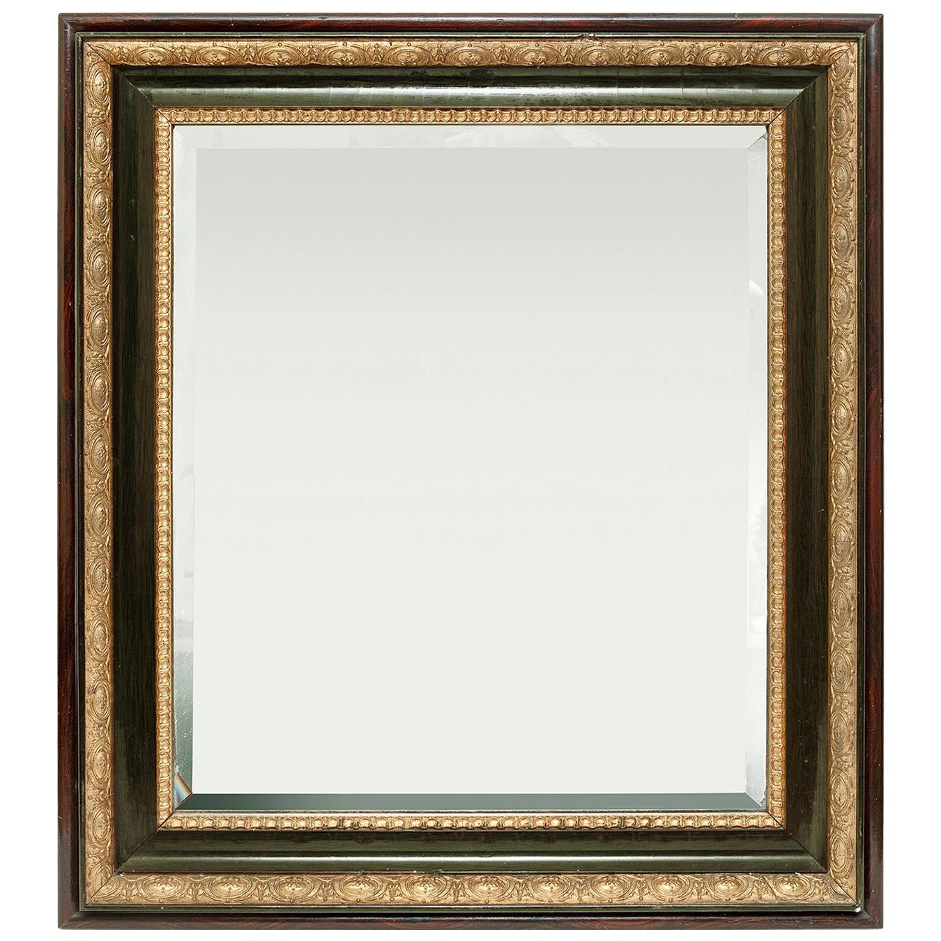 Miroir néoclassique en laque verte laquée grain de bois Assiette biseautée d'origine Ormolu en vente