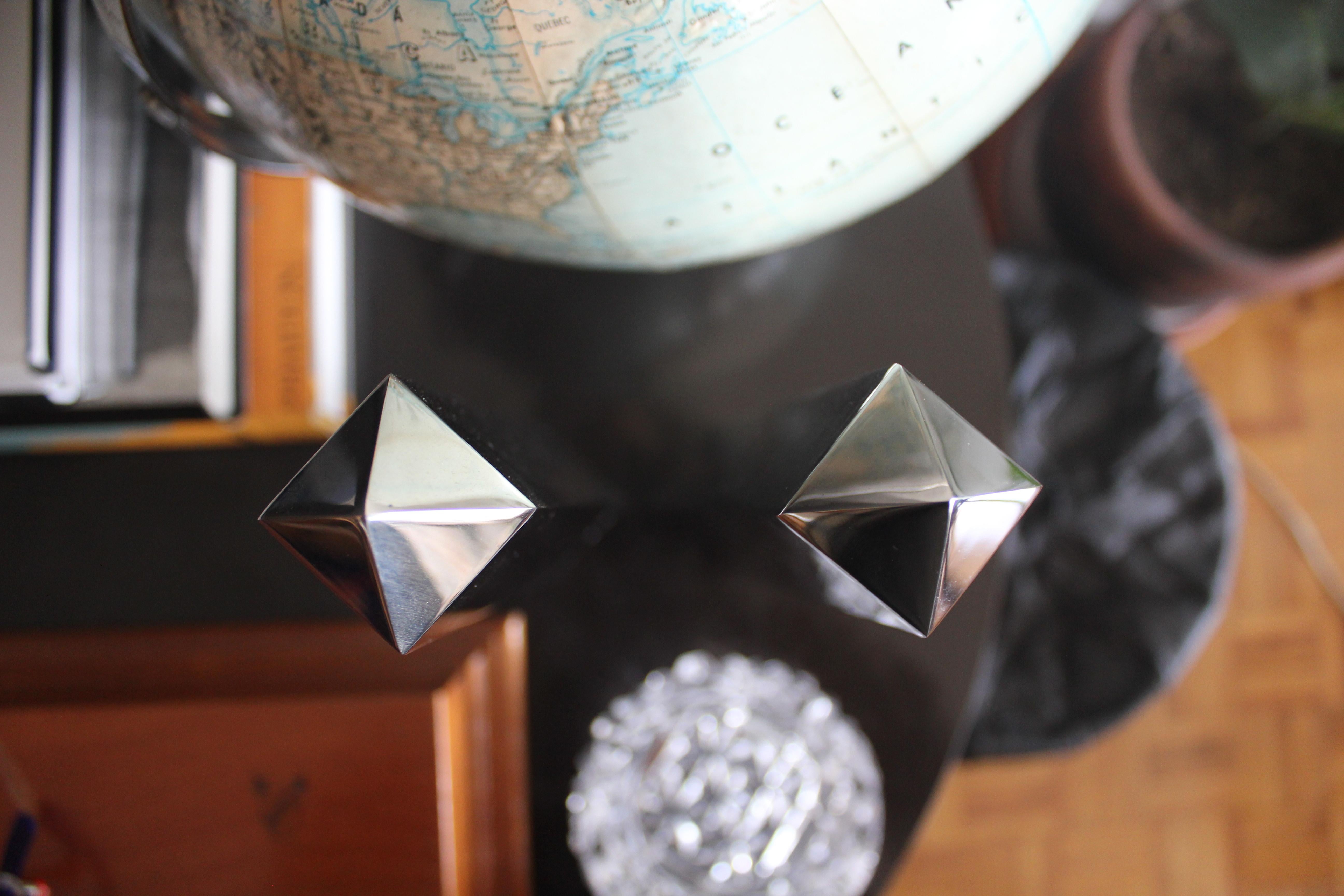 Mirror Polished Stainless Steel Pair of Obelisks For Sale 3