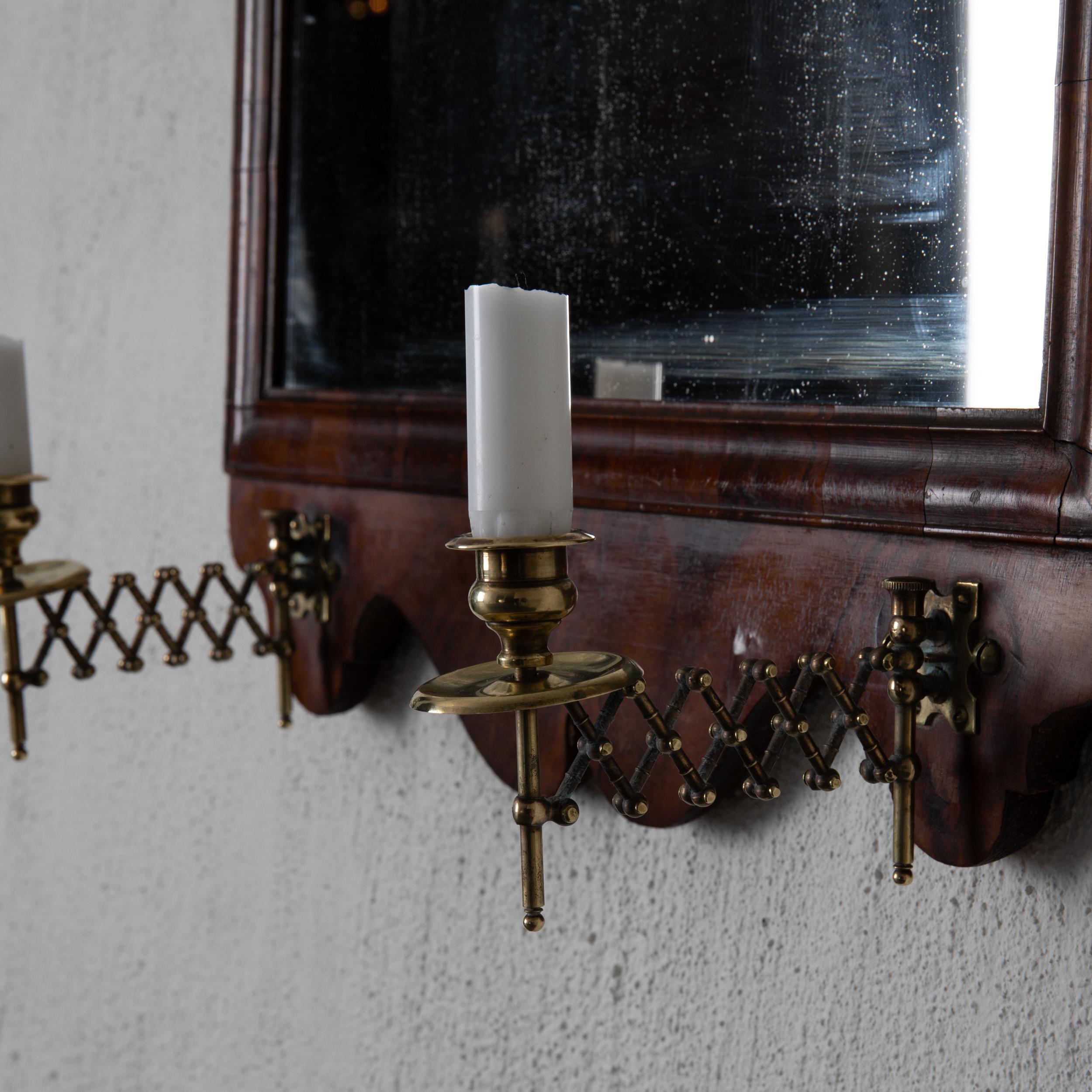 Grande applique à miroir anglaise du 18ème siècle en acajou avec 2 chandeliers, Angleterre en vente 5